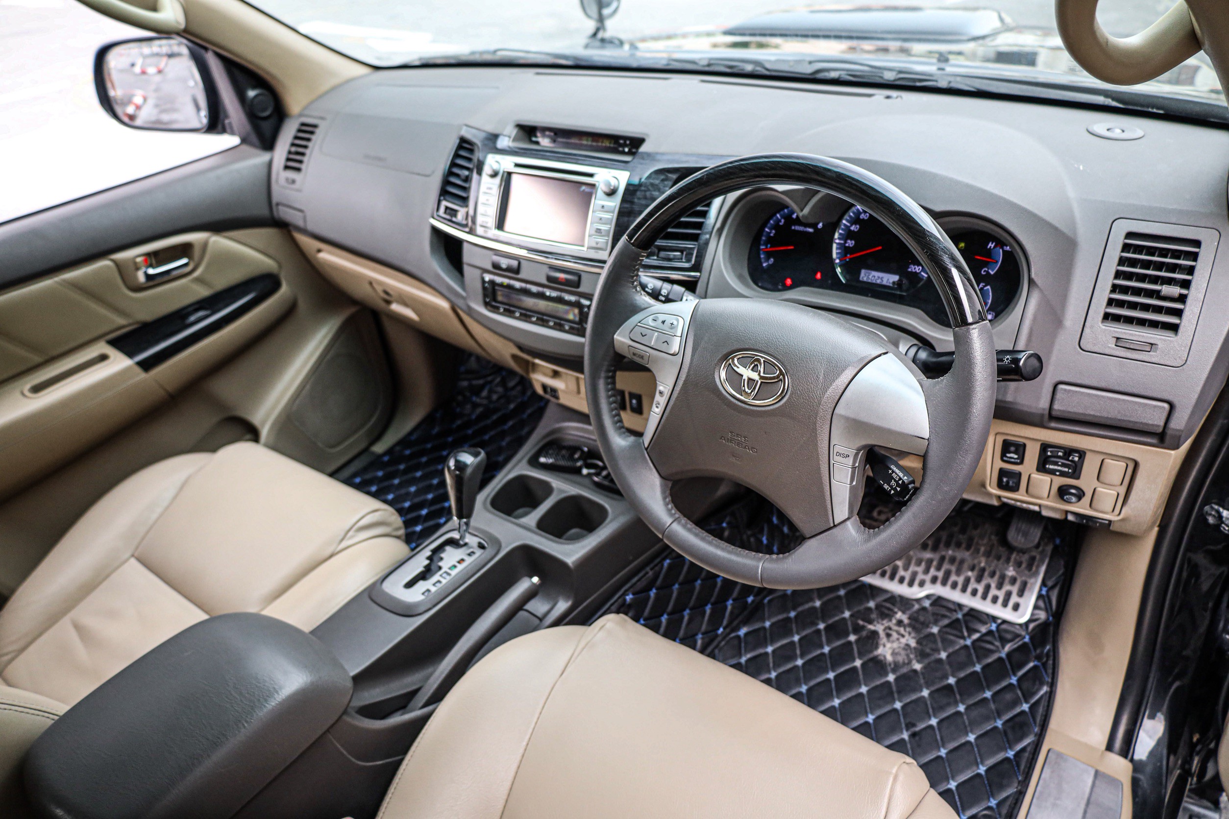 Toyota Fortuner 3.0 V PF-รถบ้านมือสอง