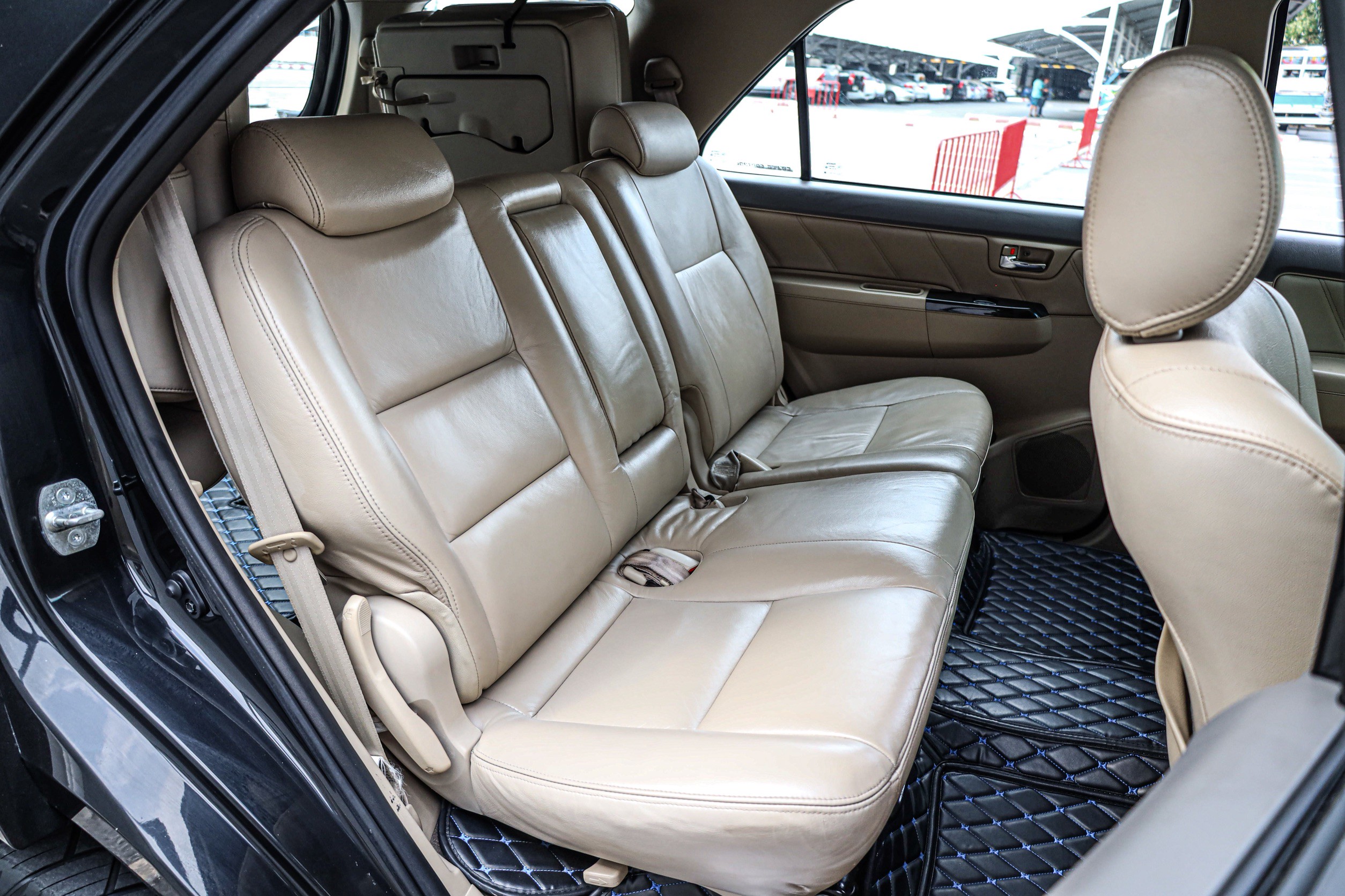 Toyota Fortuner 3.0 V PF-รถบ้านมือสอง