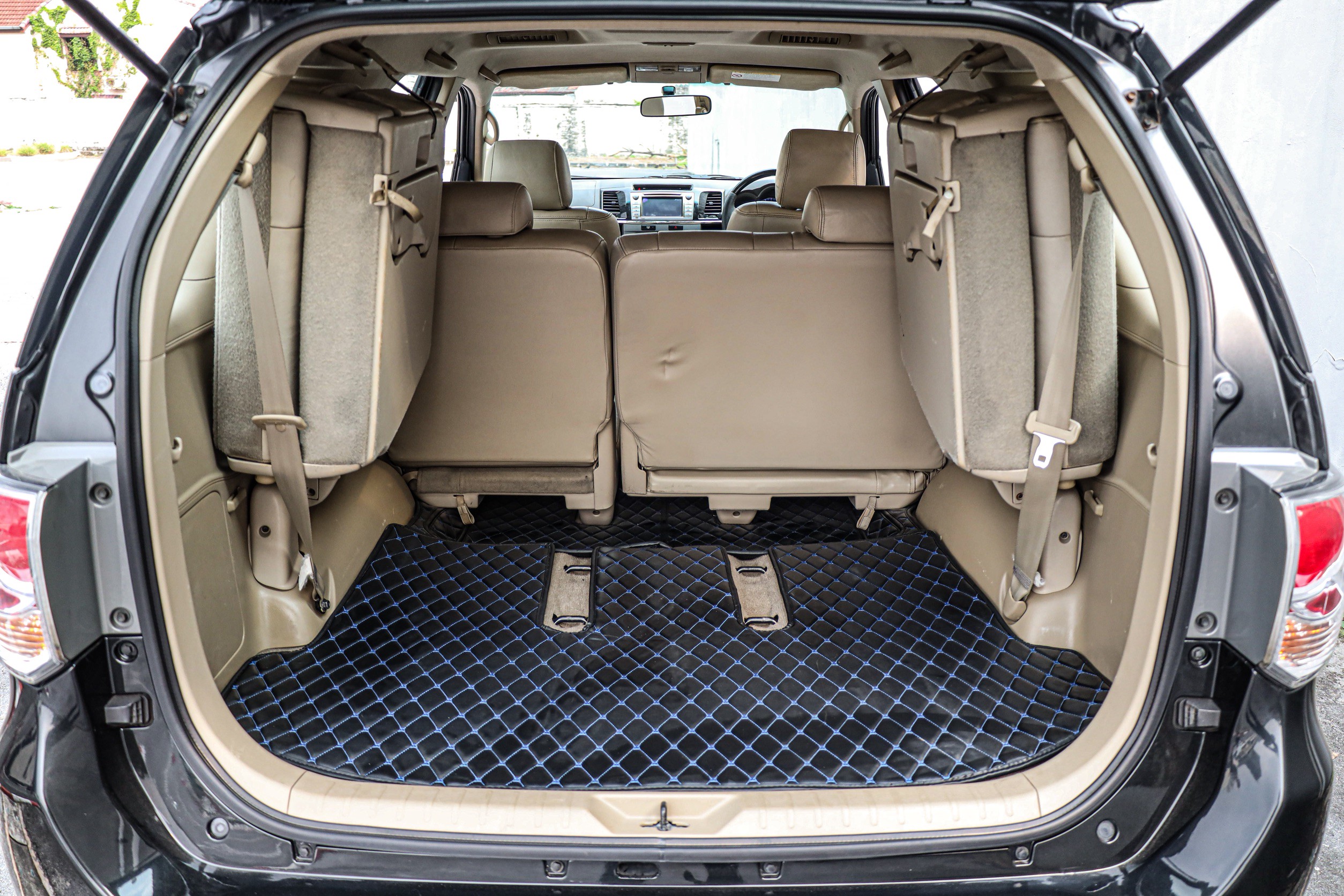 Toyota Fortuner 3.0 V PF-รถบ้านมือสอง