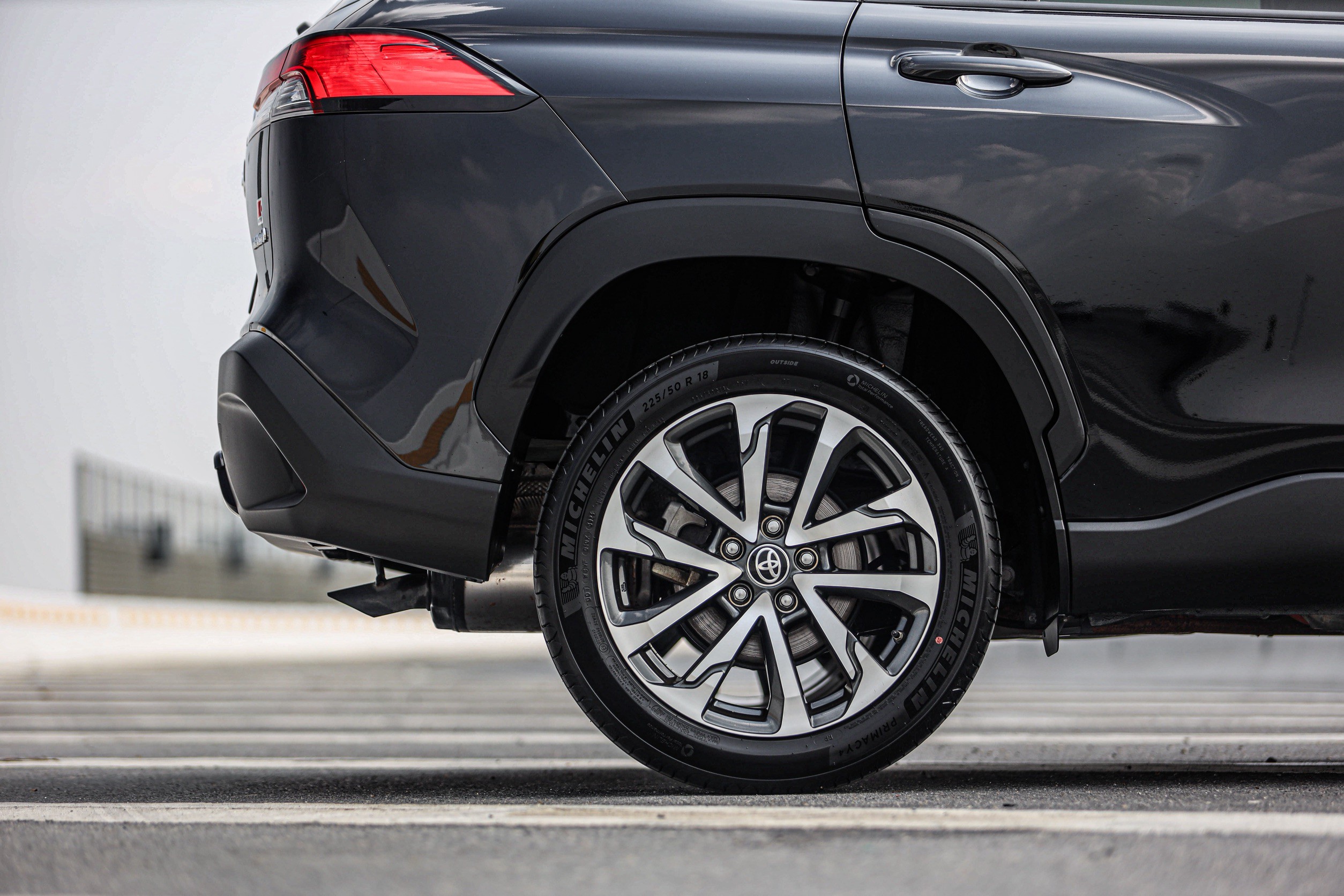 Toyota Corolla Cross 1.8 Hybrid Premium PF-รถบ้านมือสอง