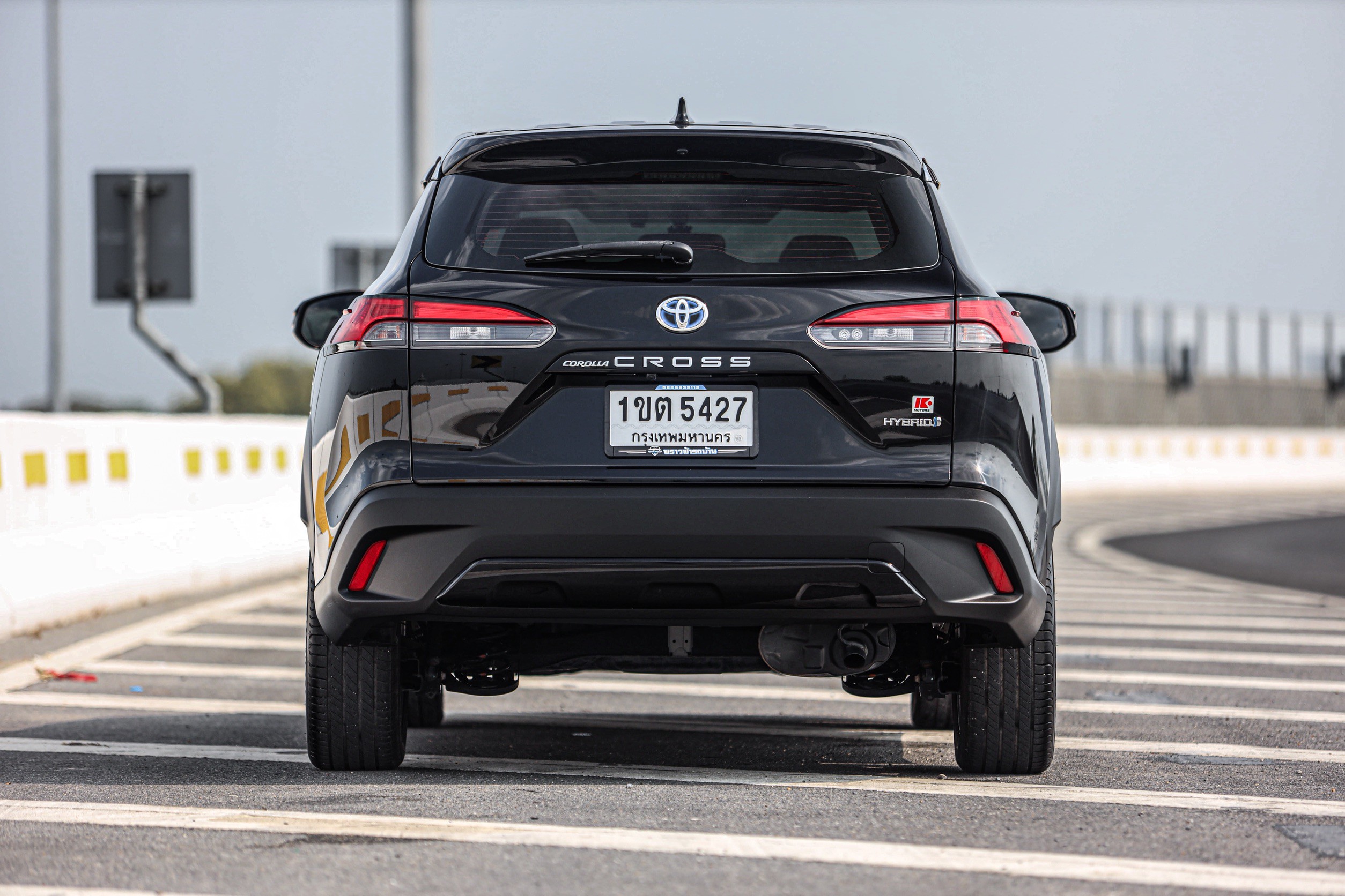 Toyota Corolla Cross 1.8 Hybrid Premium PF-รถบ้านมือสอง