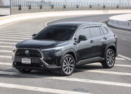 Toyota Corolla Cross 1.8 Hybrid Premium PF-รถบ้านมือสอง