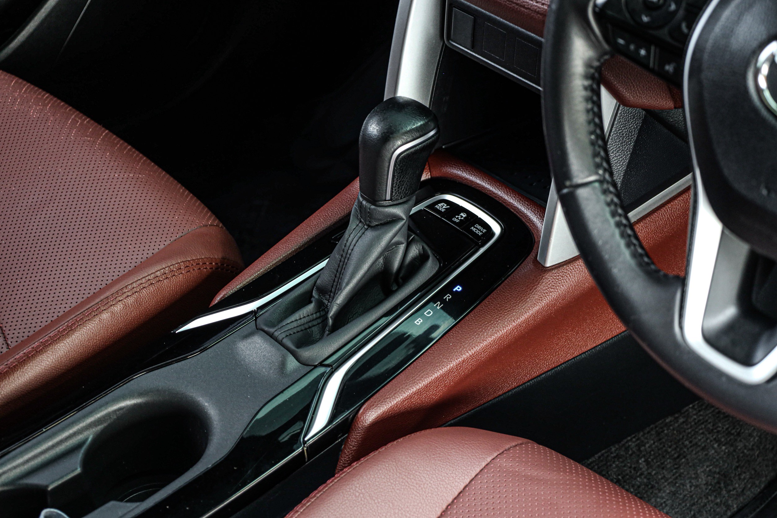 Toyota Corolla Cross 1.8 Hybrid Premium PF-รถบ้านมือสอง