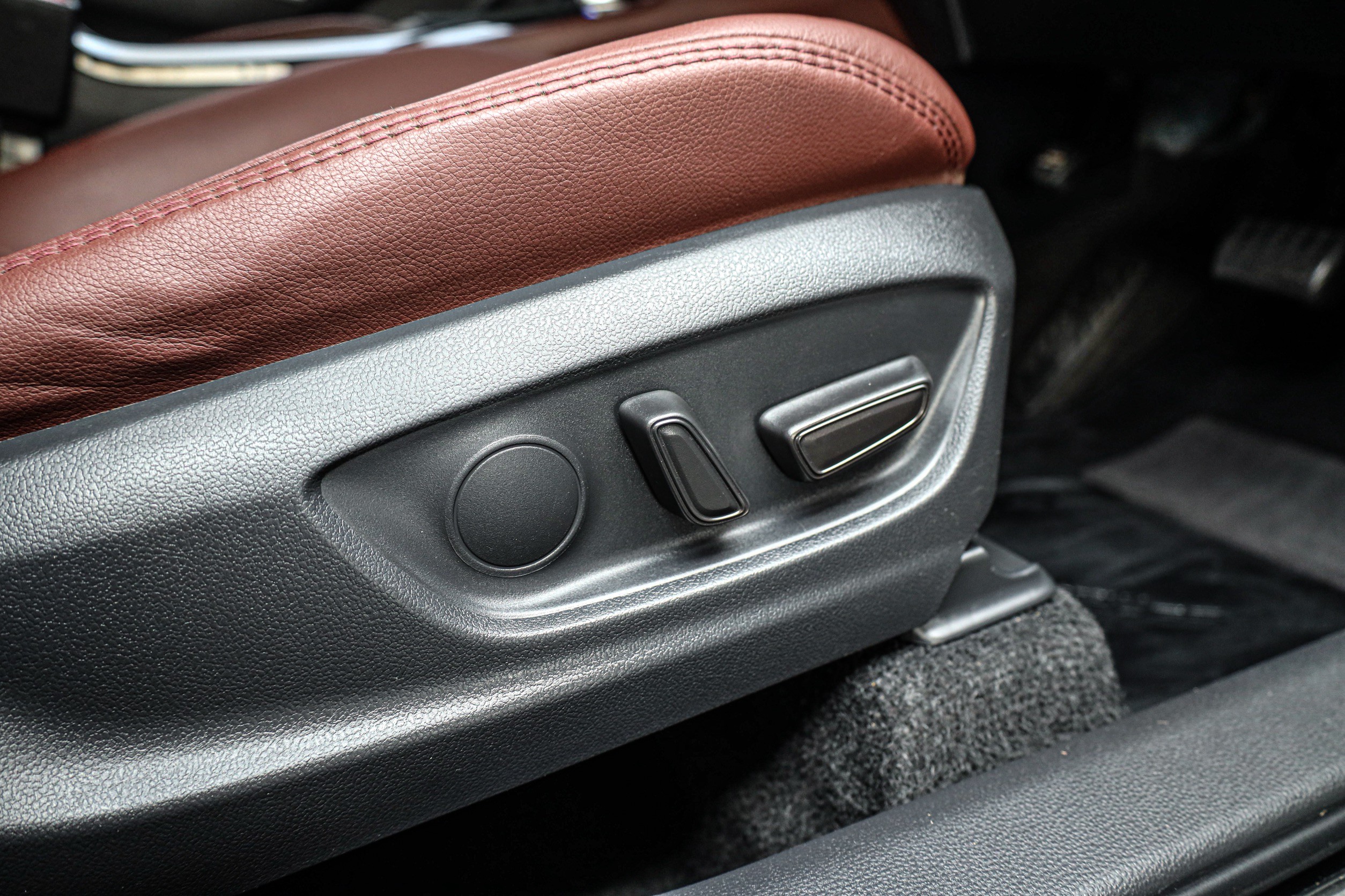 Toyota Corolla Cross 1.8 Hybrid Premium PF-รถบ้านมือสอง