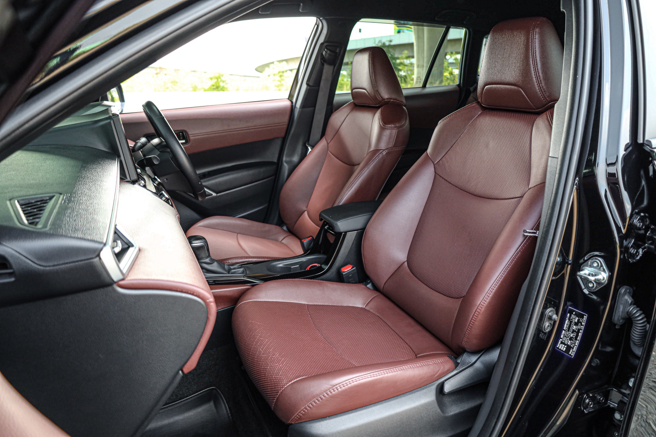 Toyota Corolla Cross 1.8 Hybrid Premium PF-รถบ้านมือสอง