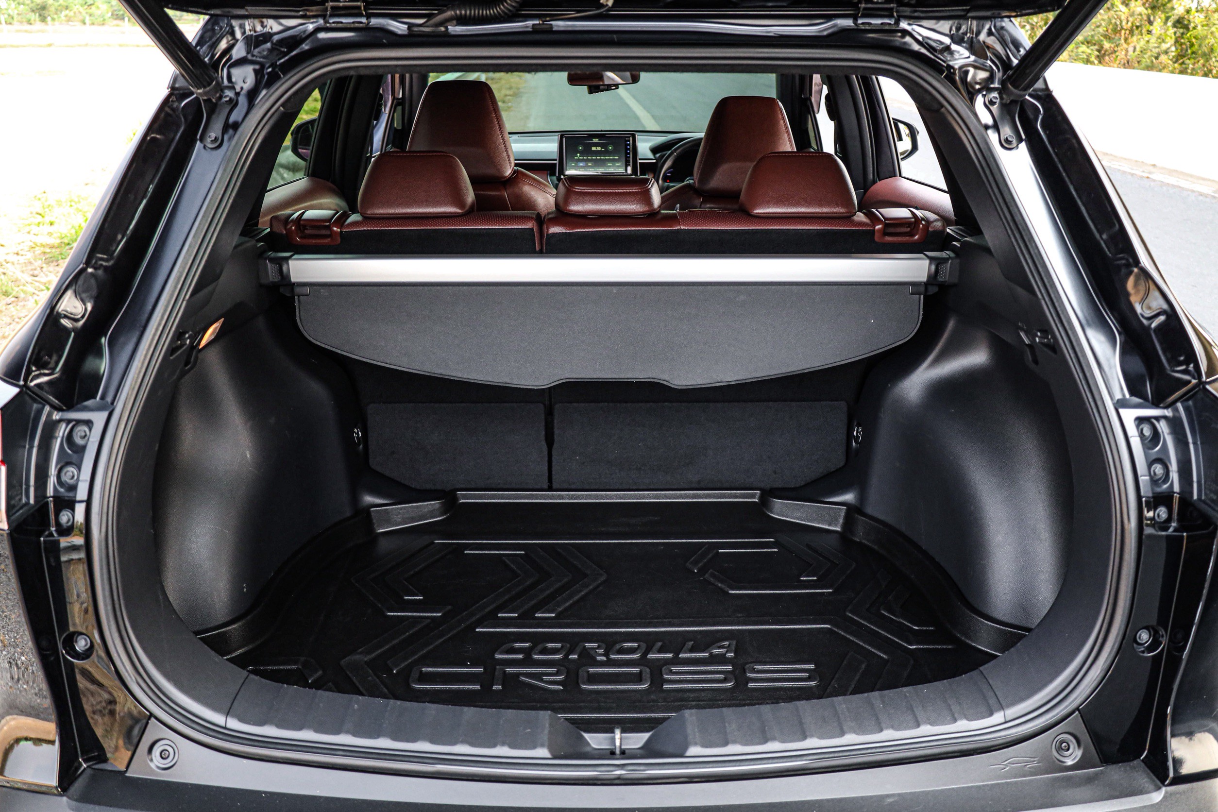 Toyota Corolla Cross 1.8 Hybrid Premium PF-รถบ้านมือสอง