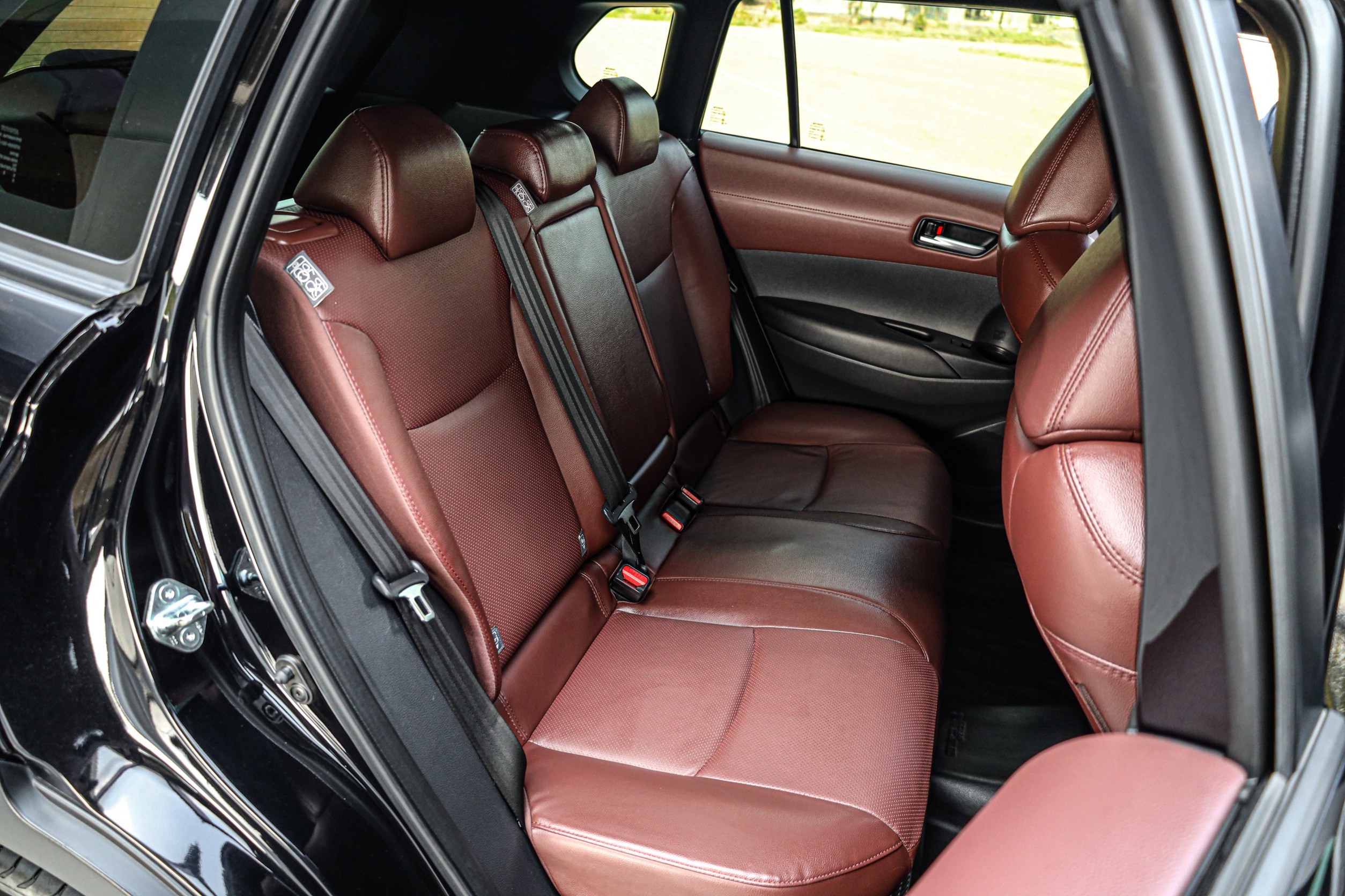 Toyota Corolla Cross 1.8 Hybrid Premium PF-รถบ้านมือสอง