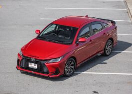 Toyota Yaris Ativ PF-รถบ้านมือสอง