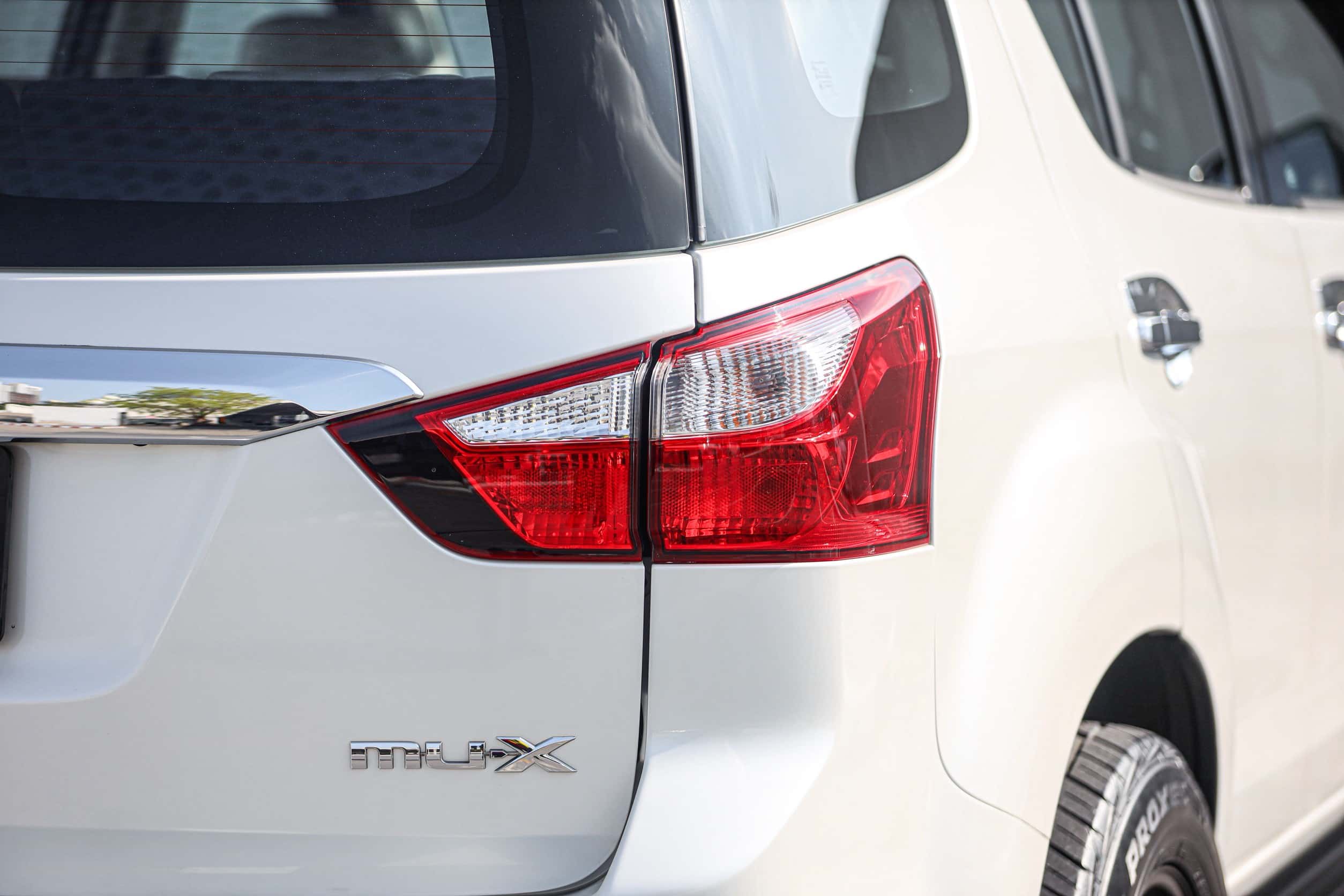 Isuzu Mu-x 2.5 MT PF-รถบ้านมือสอง