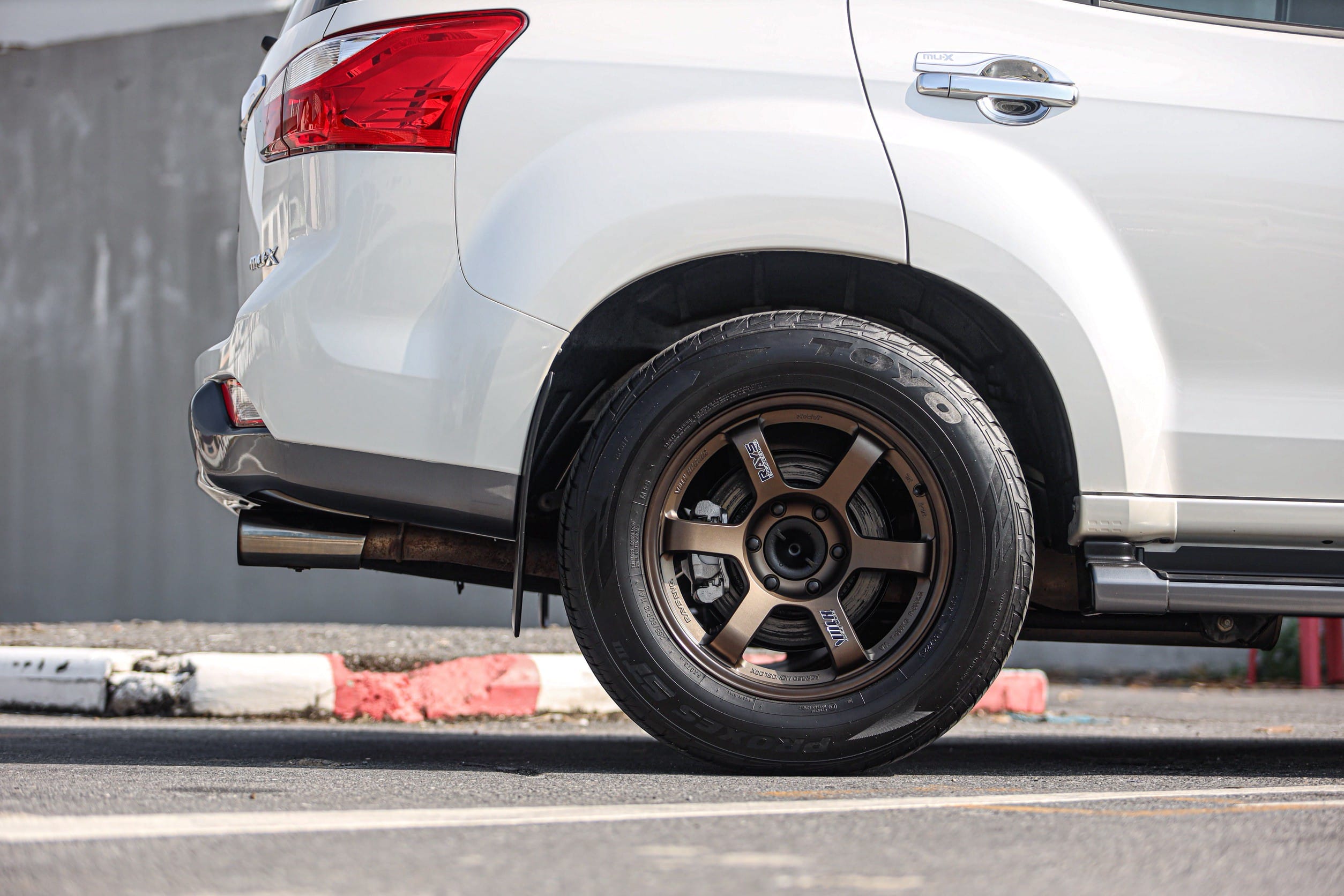 Isuzu Mu-x 2.5 MT PF-รถบ้านมือสอง