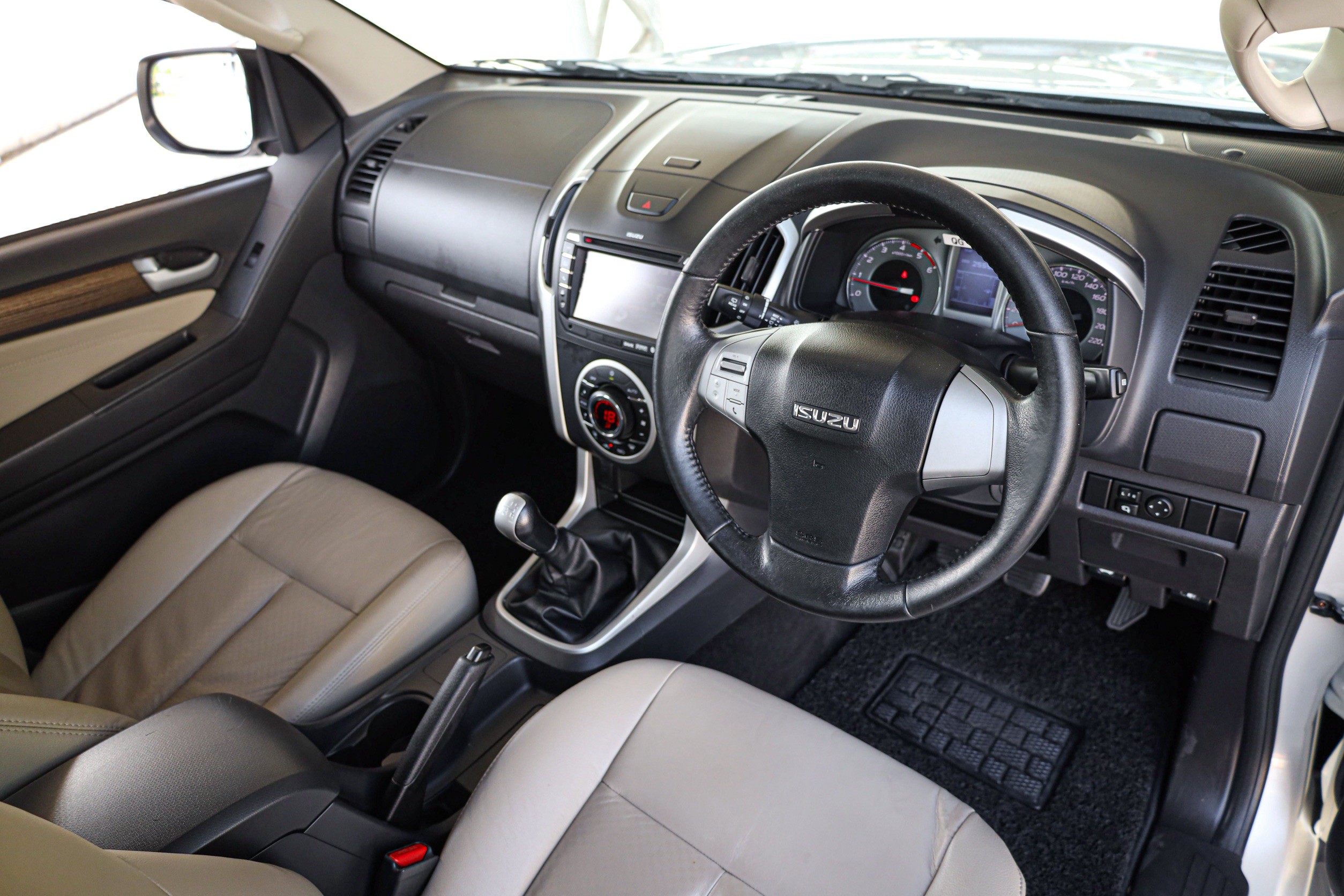 Isuzu Mu-x 2.5 MT PF-รถบ้านมือสอง
