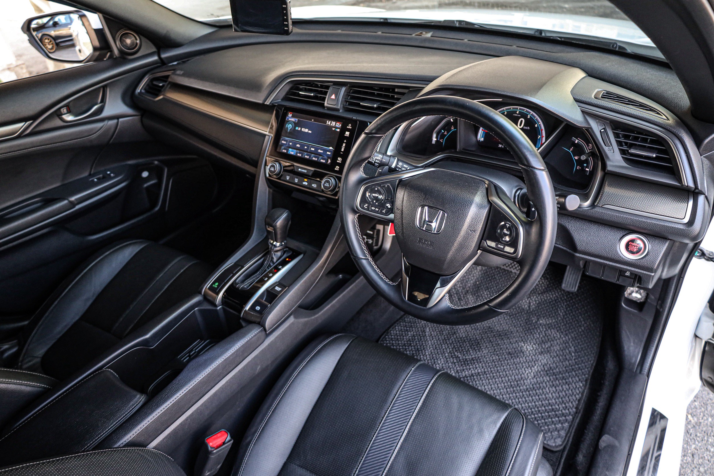 Honda Civic FK 1.5 TurboPF-รถบ้านมือสอง