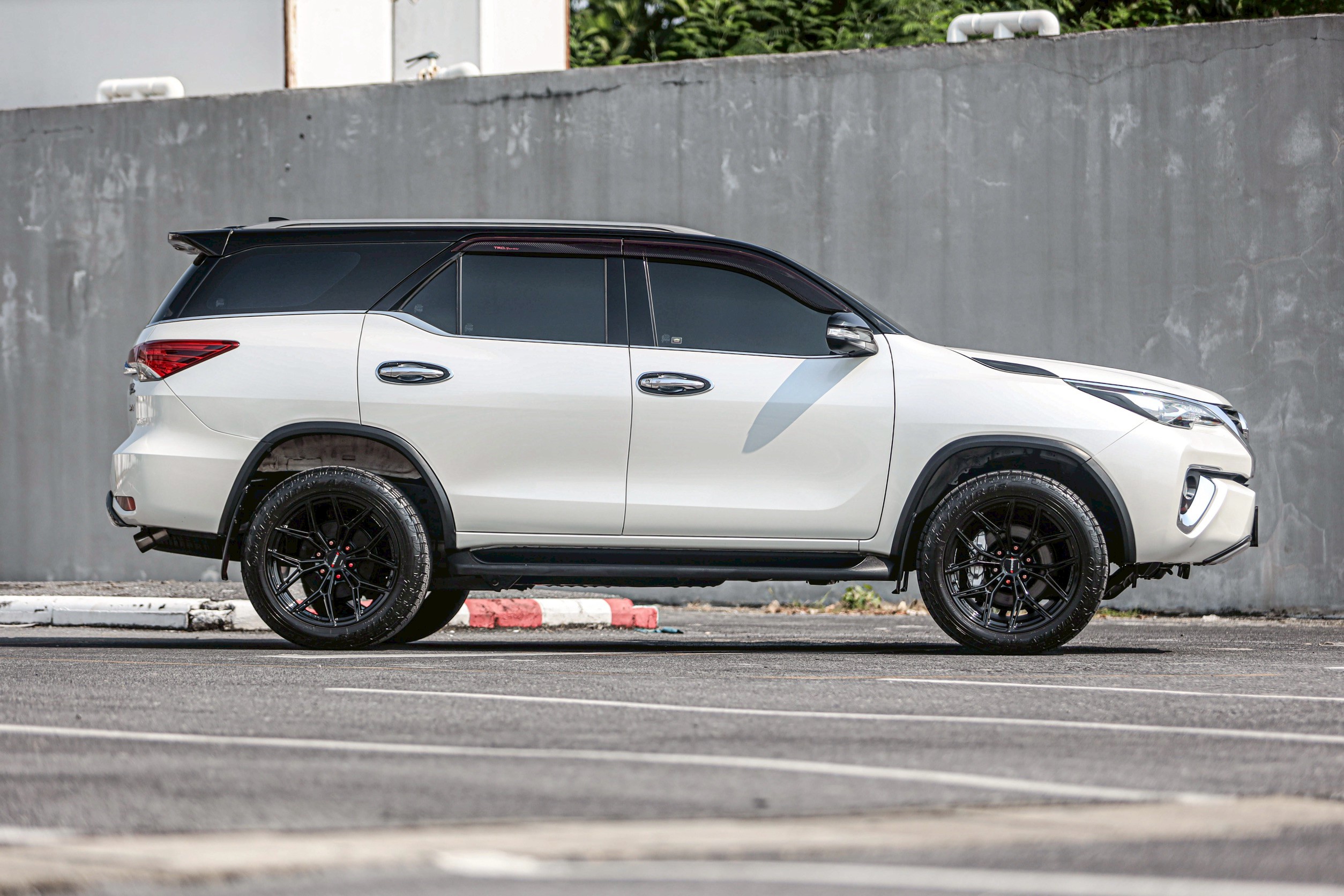 Toyota Fortuner 2.8 V 4WD PF-รถบ้านมือสอง