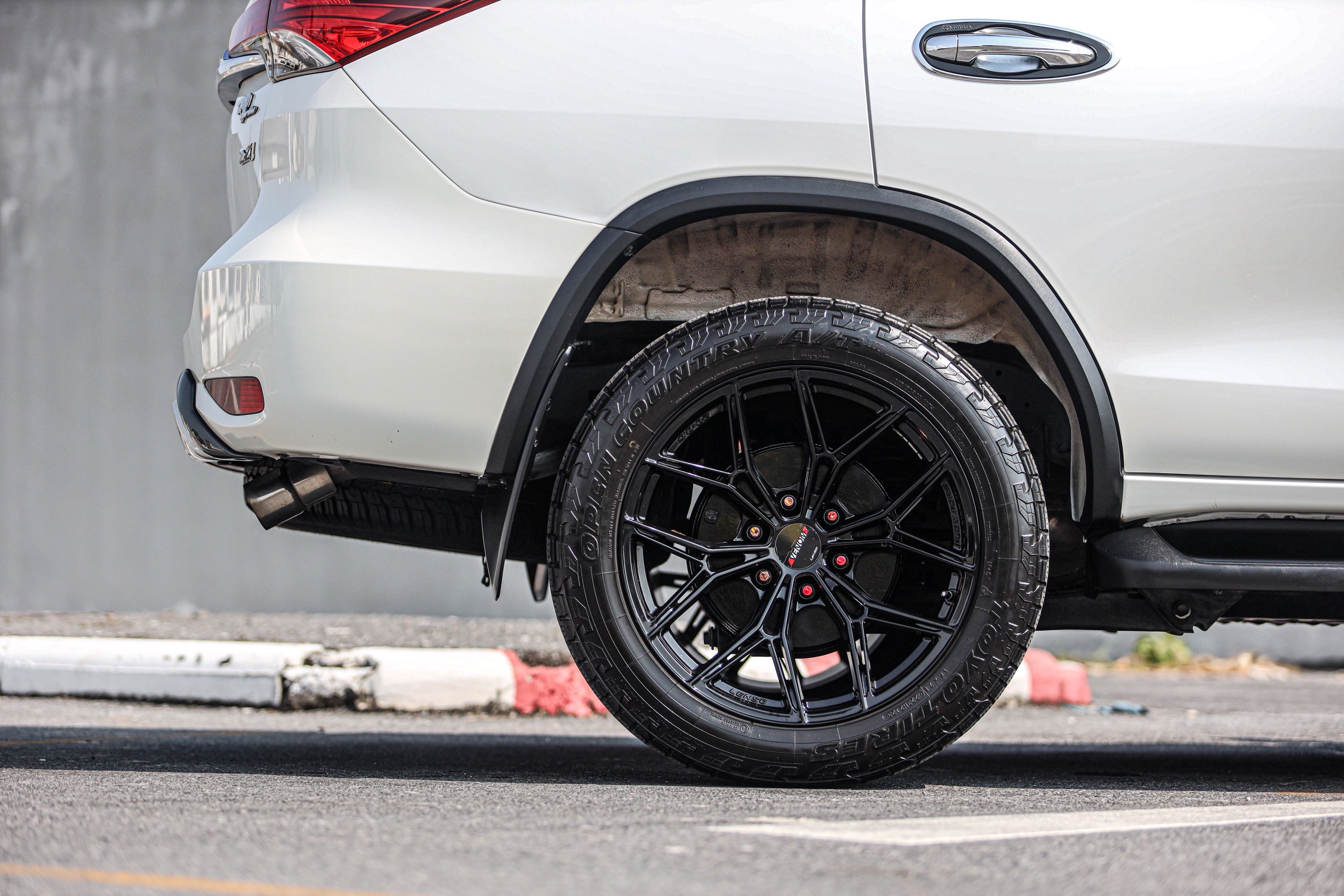 Toyota Fortuner 2.8 V 4WD PF-รถบ้านมือสอง