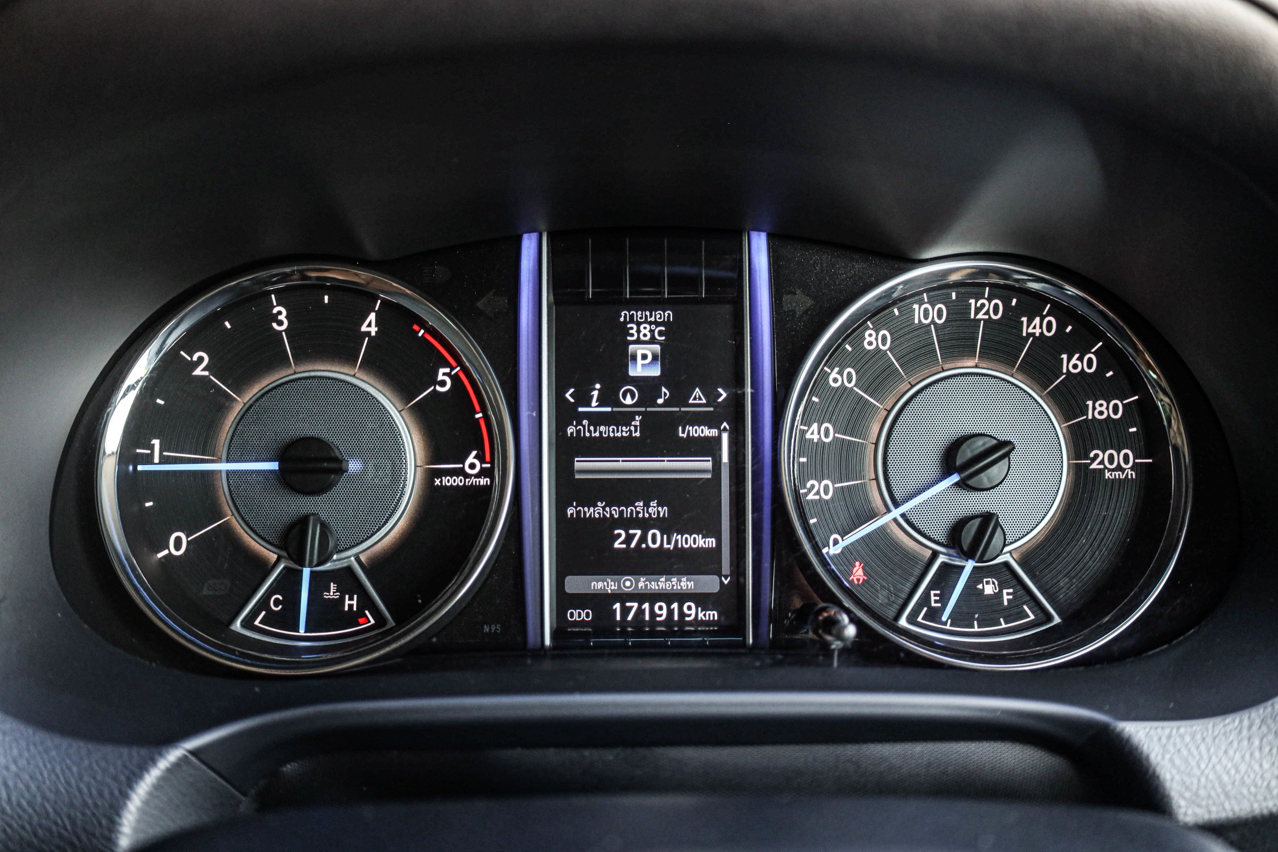 Toyota Fortuner 2.8 V 4WD PF-รถบ้านมือสอง