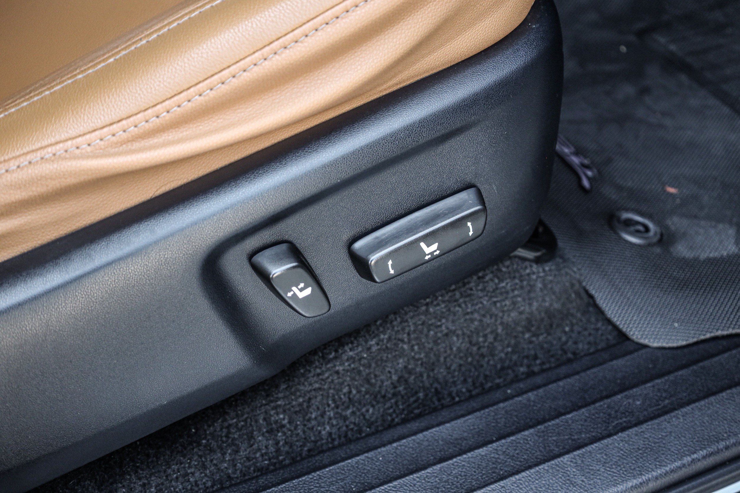 Toyota Fortuner 2.8 V 4WD PF-รถบ้านมือสอง