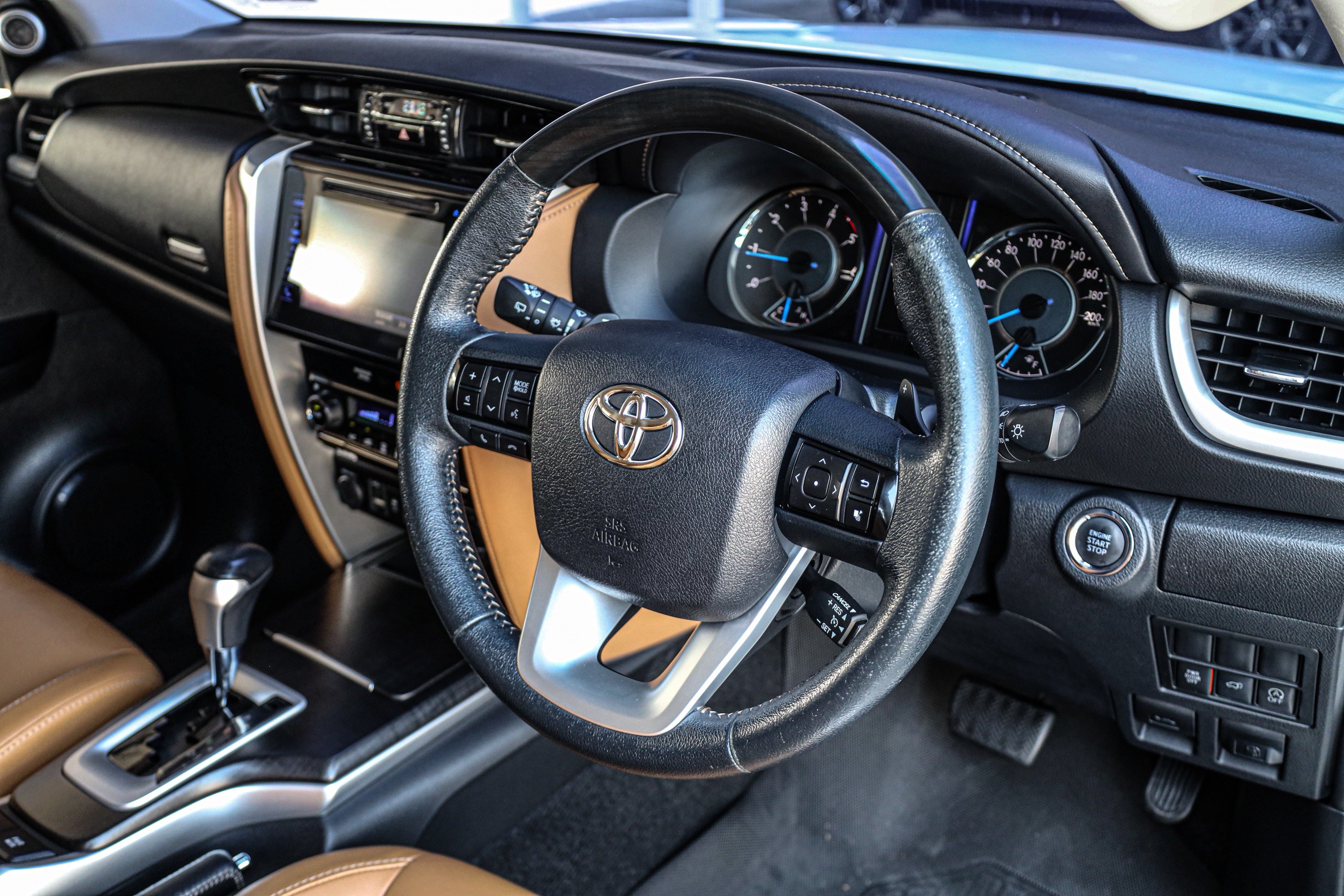 Toyota Fortuner 2.8 V 4WD PF-รถบ้านมือสอง