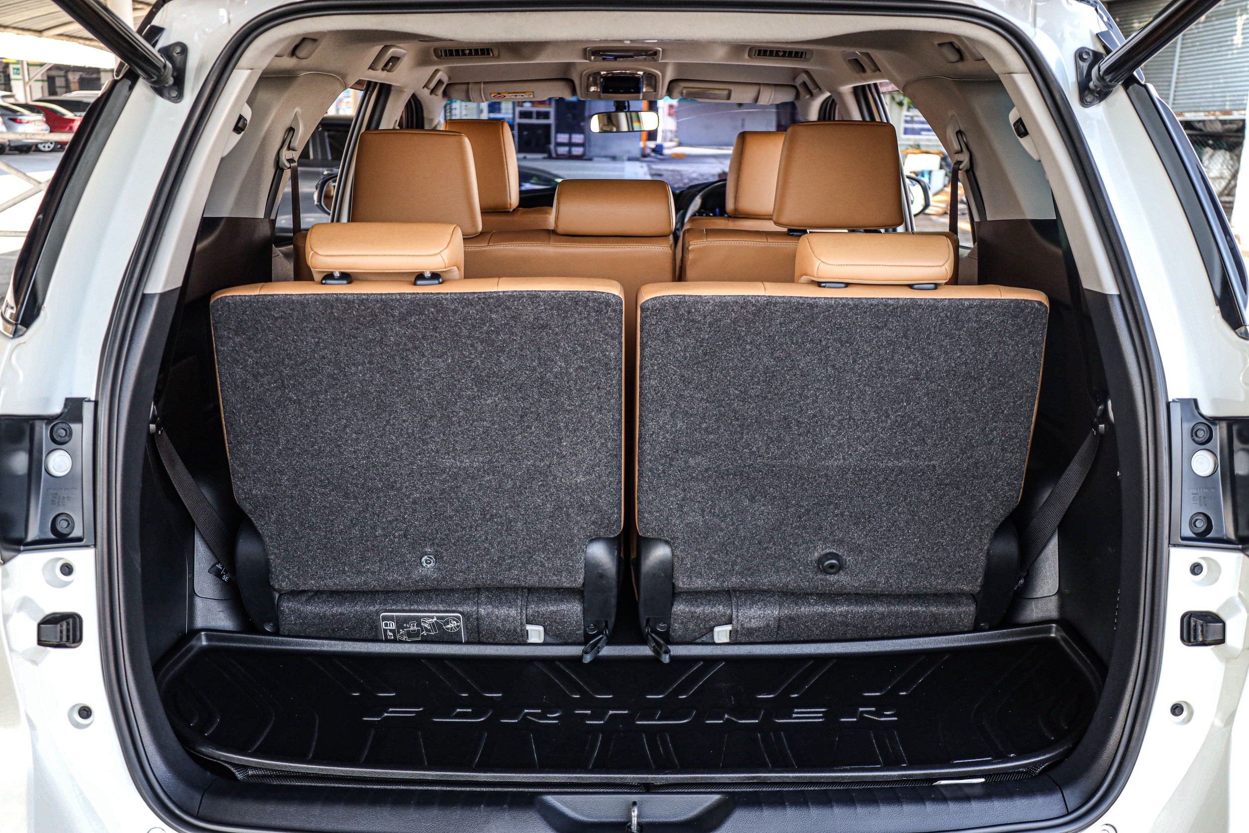 Toyota Fortuner 2.8 V 4WD PF-รถบ้านมือสอง