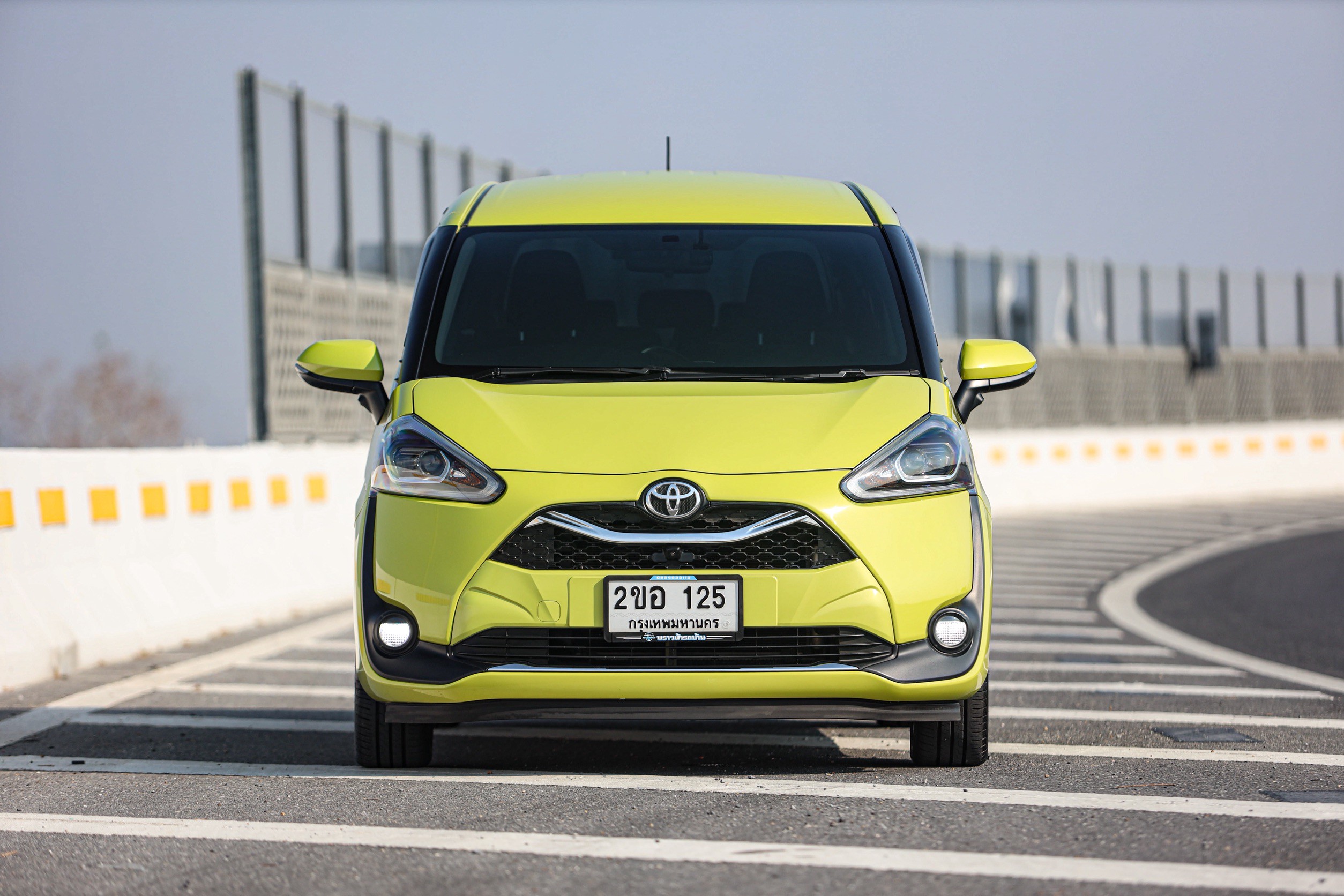 Toyota Sienta 1.5 V PF-รถบ้านมือสอง