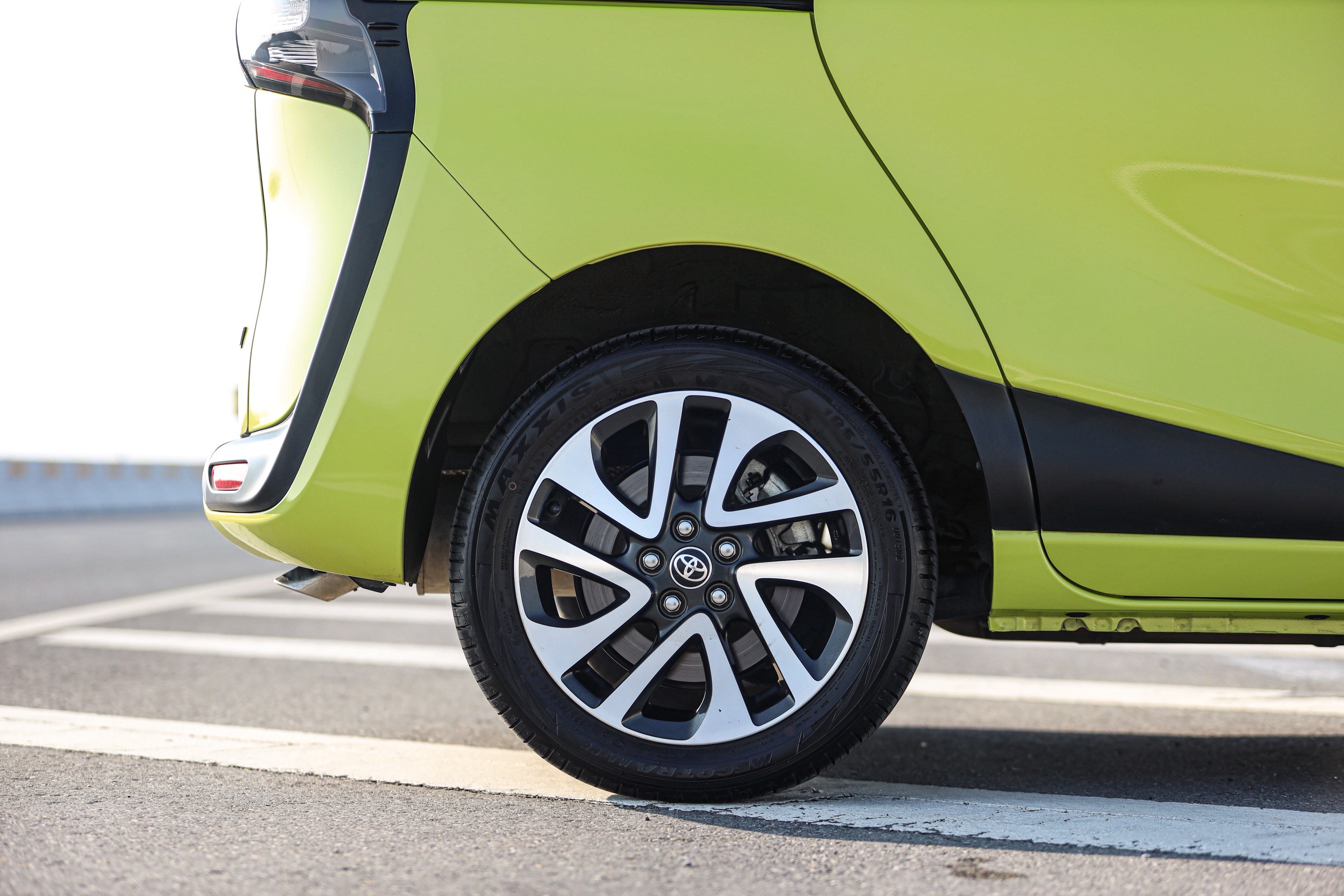 Toyota Sienta 1.5 V PF-รถบ้านมือสอง