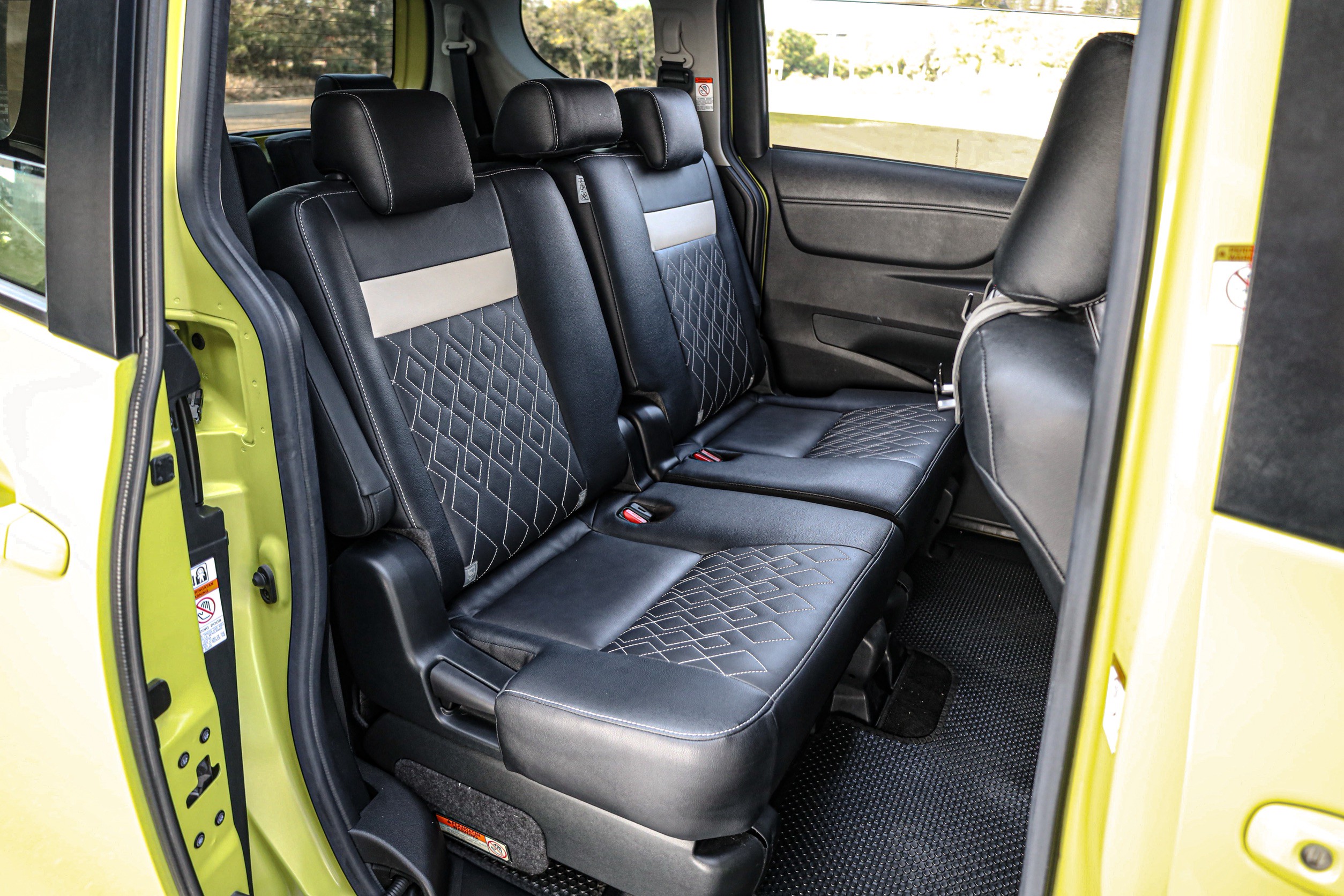 Toyota Sienta 1.5 V PF-รถบ้านมือสอง