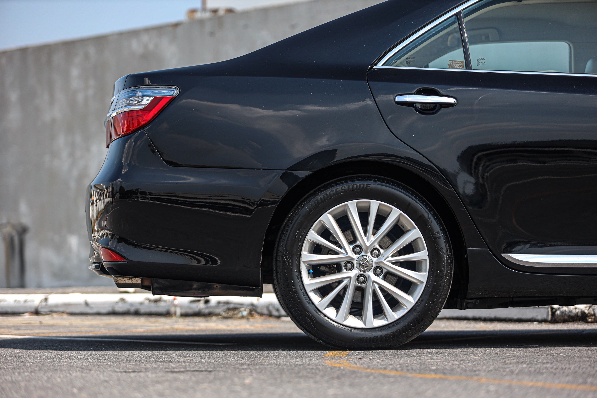 Toyota Camry 2.5 Hybrid PF-รถบ้านมือสอง