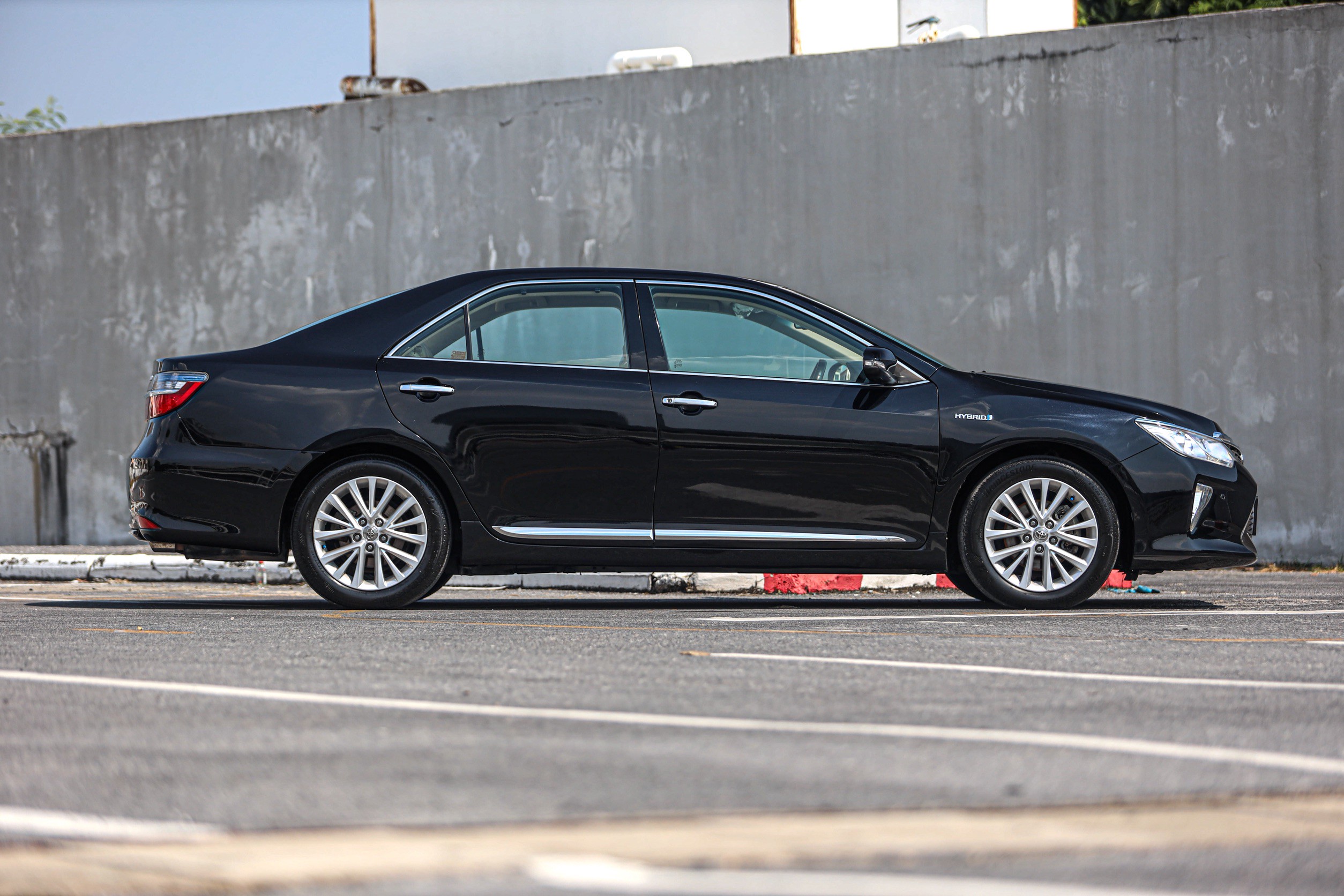 Toyota Camry 2.5 Hybrid PF-รถบ้านมือสอง