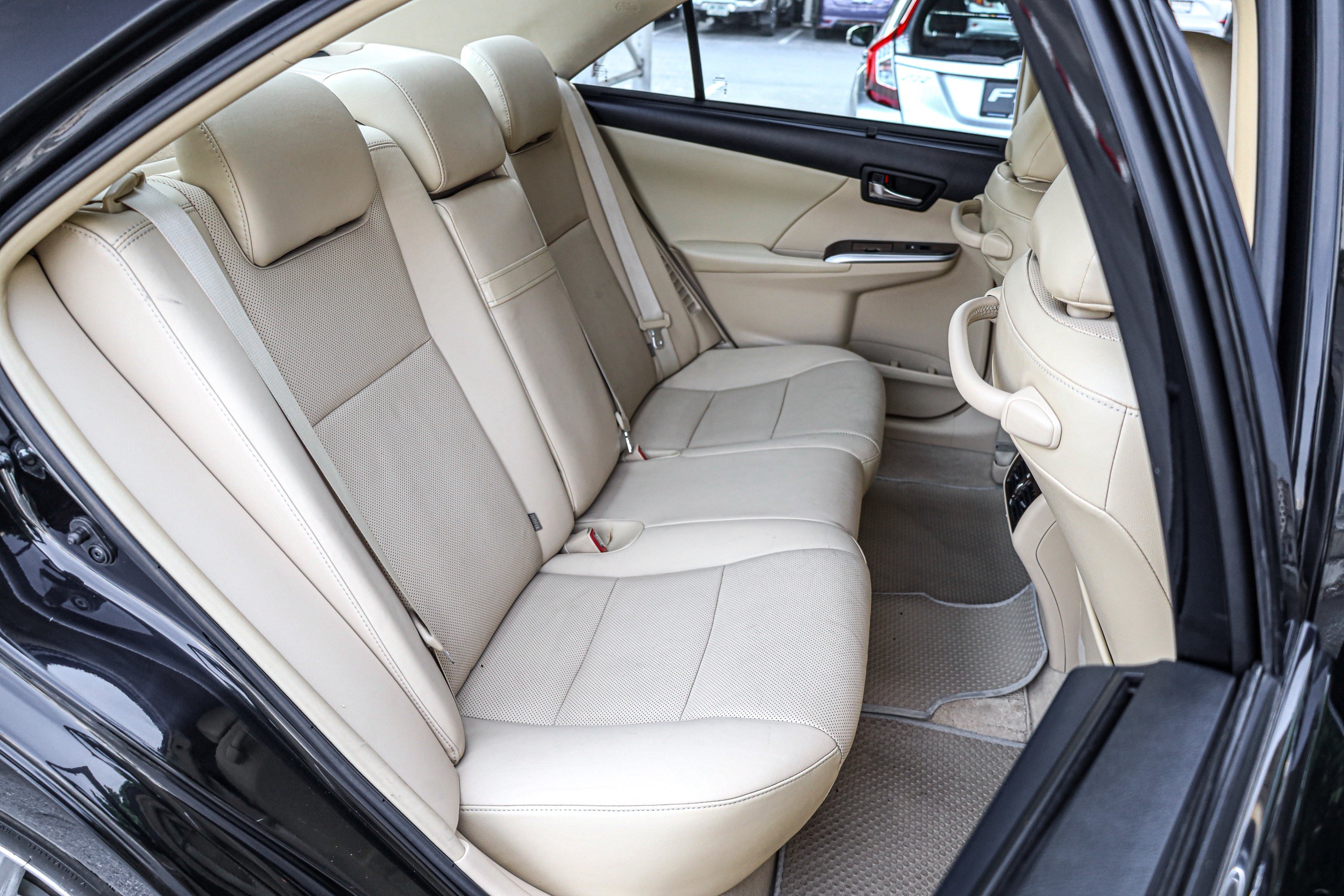 Toyota Camry 2.5 Hybrid PF-รถบ้านมือสอง