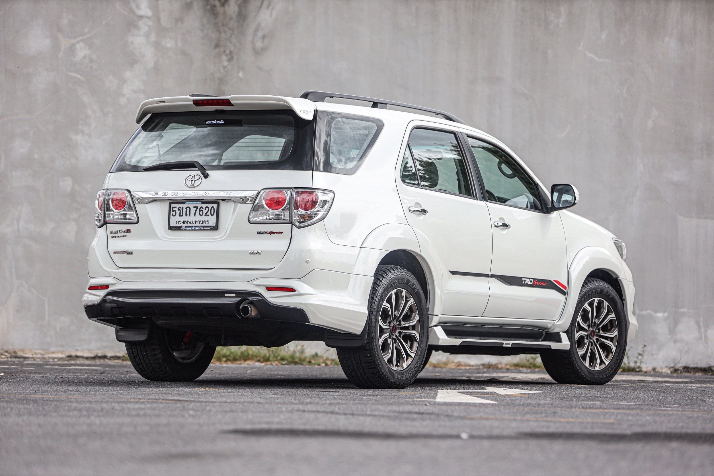 Toyota Fortuner 3.0 4WD TRD PF-รถบ้านมือสอง