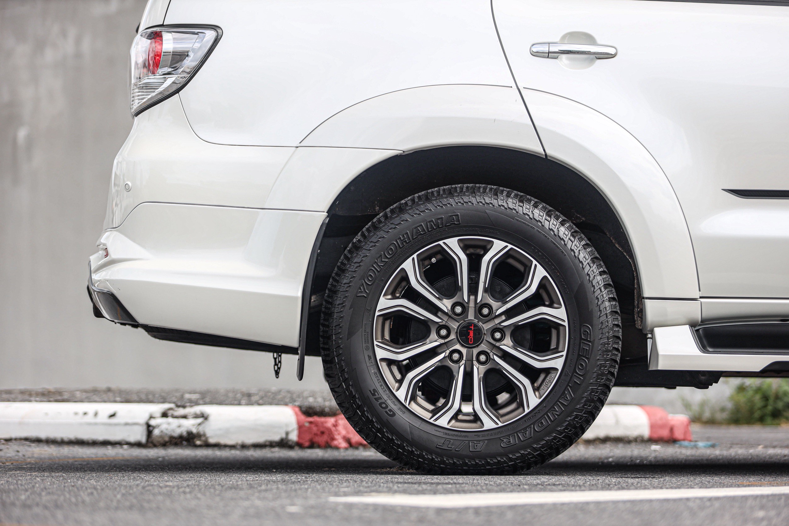 Toyota Fortuner 3.0 4WD TRD PF-รถบ้านมือสอง