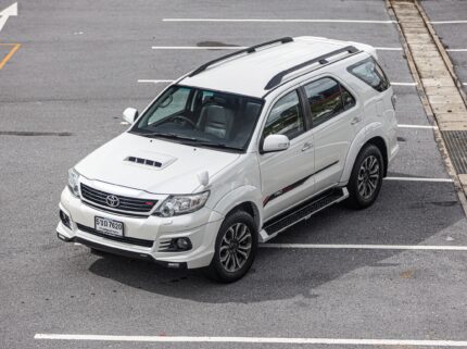 Toyota Fortuner 3.0 4WD TRD PF-รถบ้านมือสอง