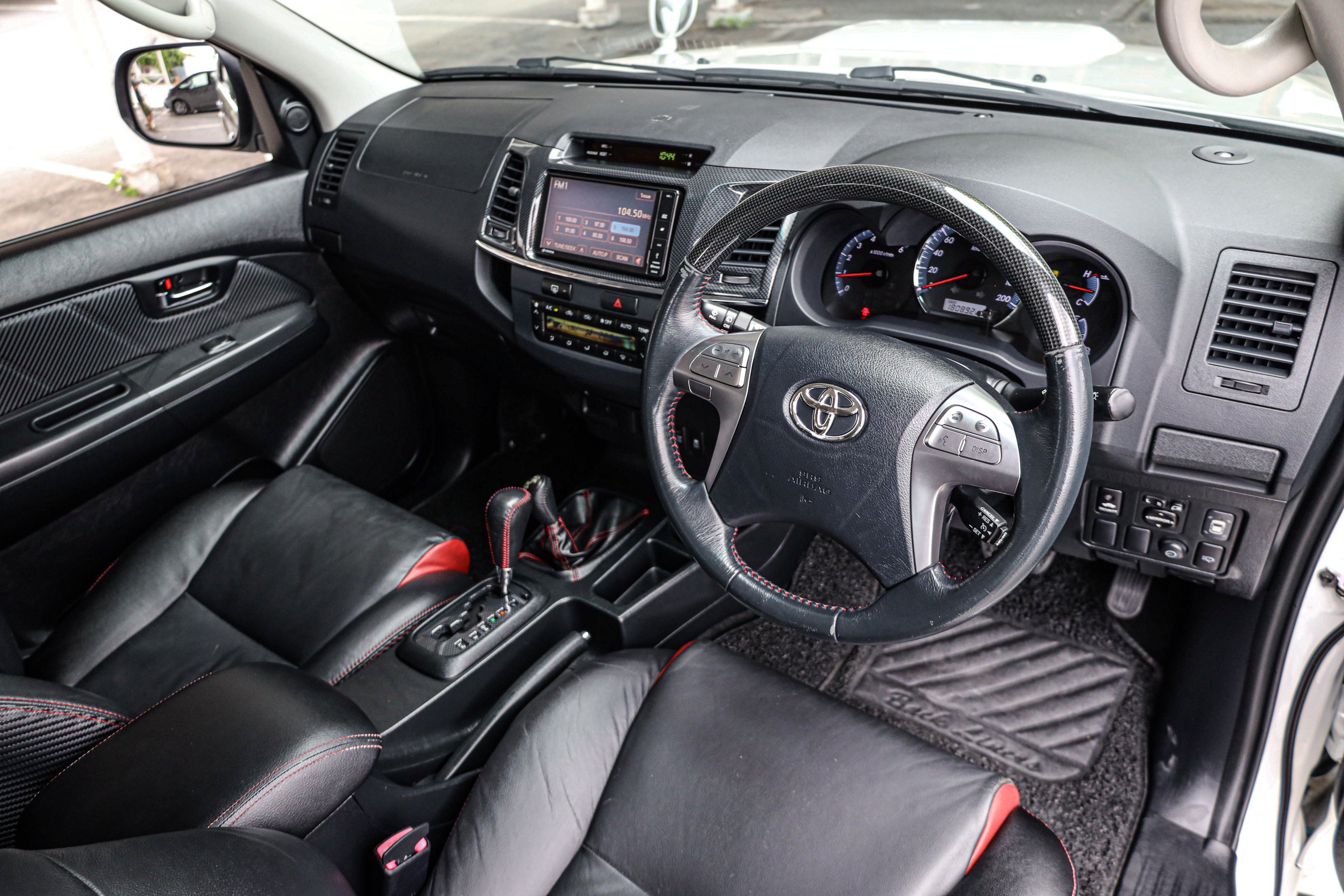 Toyota Fortuner 3.0 4WD TRD PF-รถบ้านมือสอง