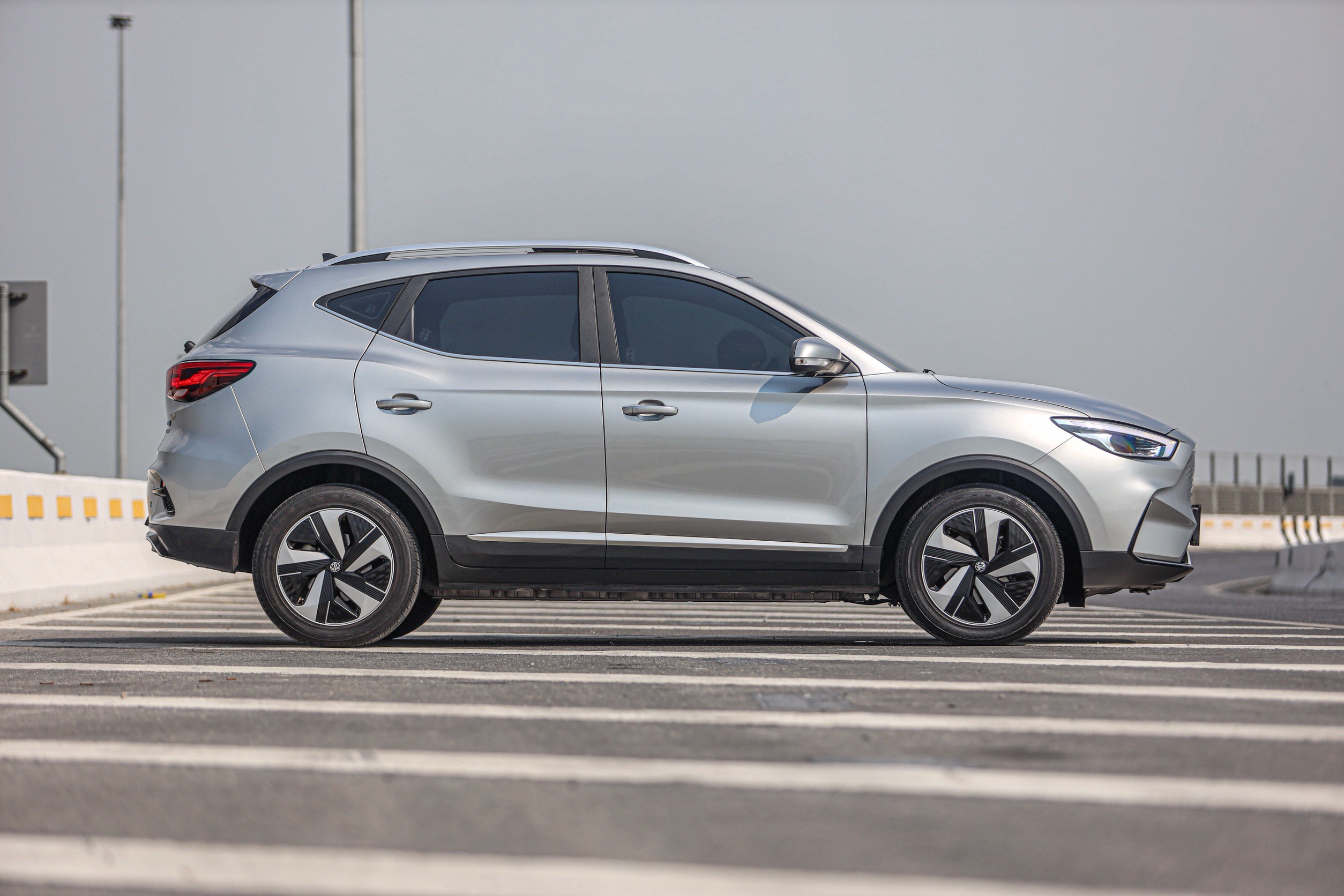 MG ZS EV X Sunloof PF-รถบ้านมือสอง