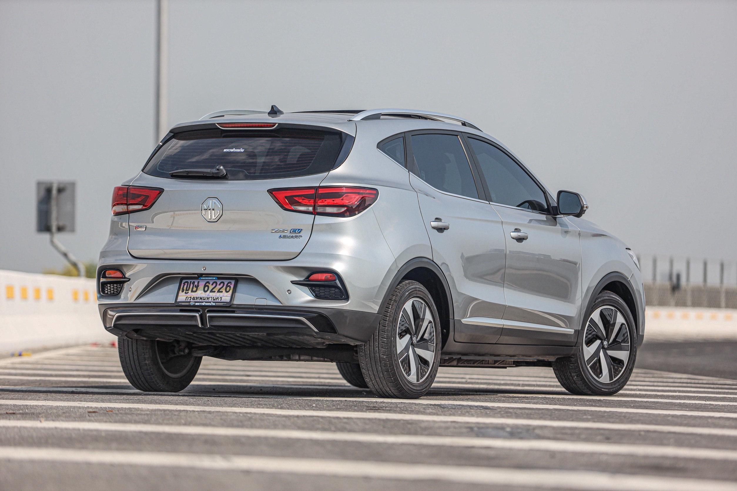 MG ZS EV X Sunloof PF-รถบ้านมือสอง