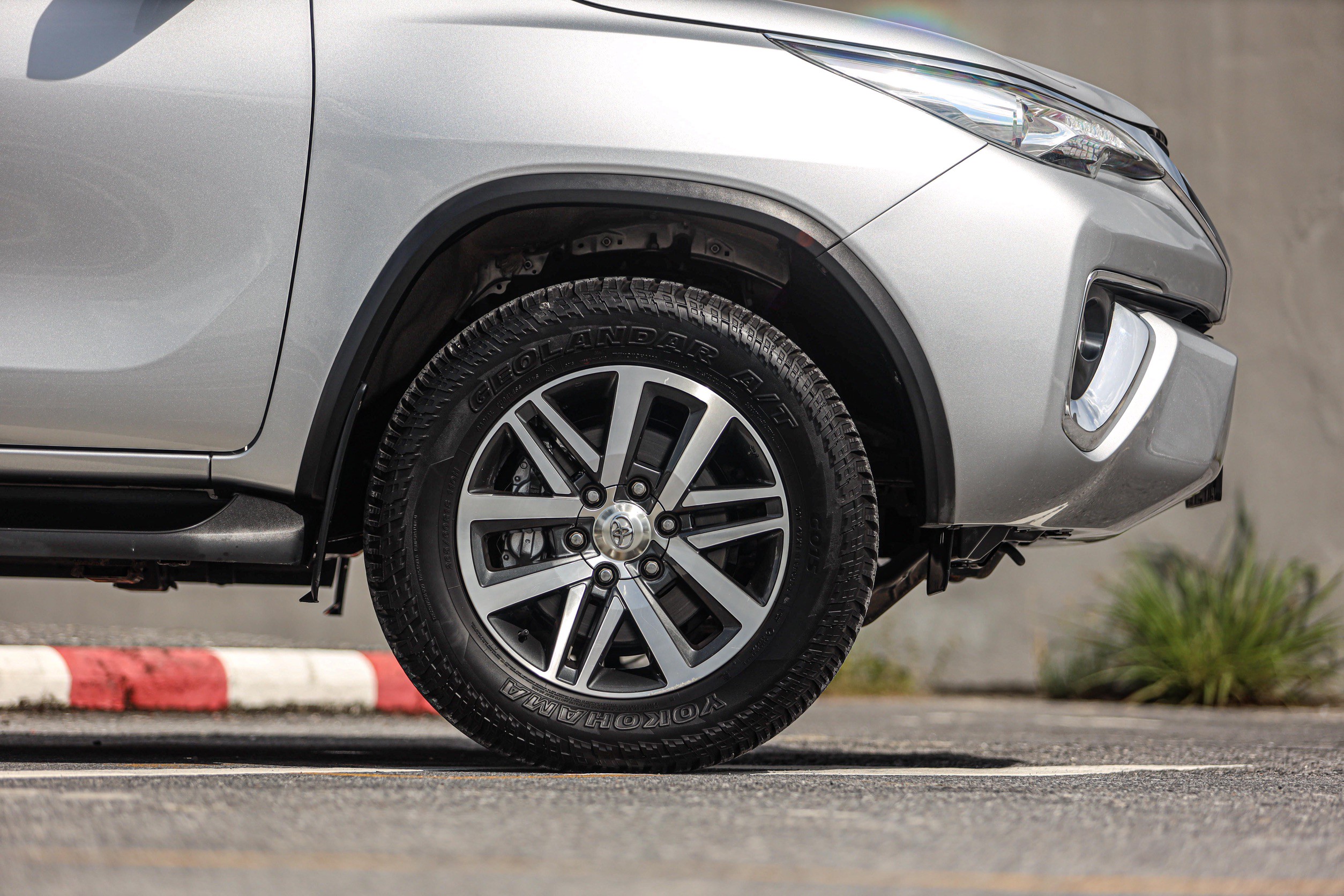 Toyota Fortuner 2.4 V 2WD PF-รถบ้านมือสอง