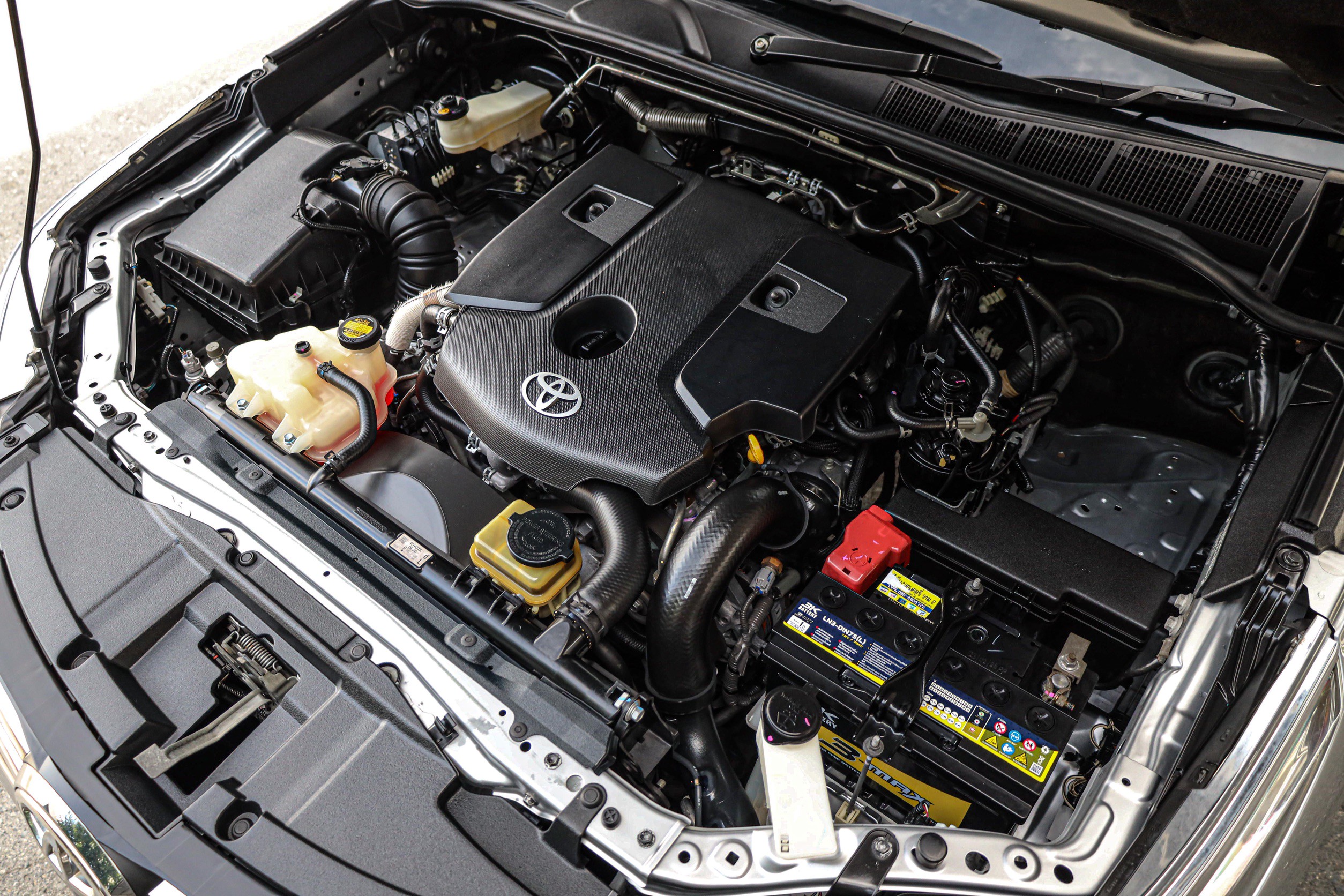 Toyota Fortuner 2.4 V 2WD PF-รถบ้านมือสอง