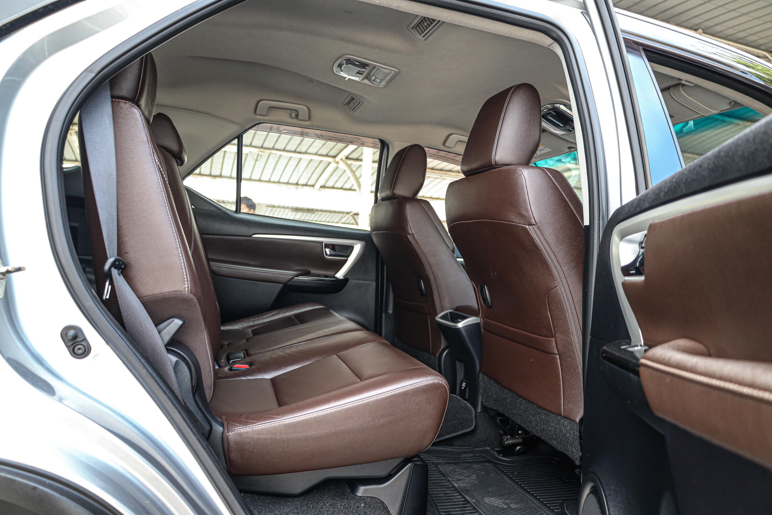 Toyota Fortuner 2.4 V 2WD PF-รถบ้านมือสอง