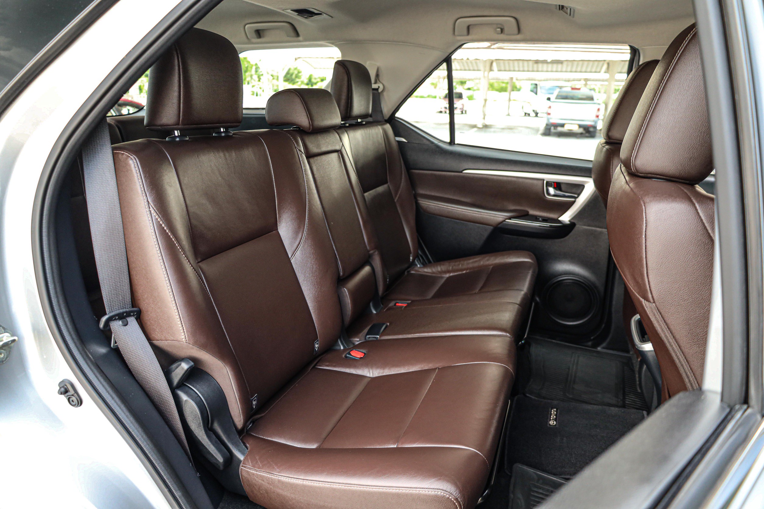 Toyota Fortuner 2.4 V 2WD PF-รถบ้านมือสอง