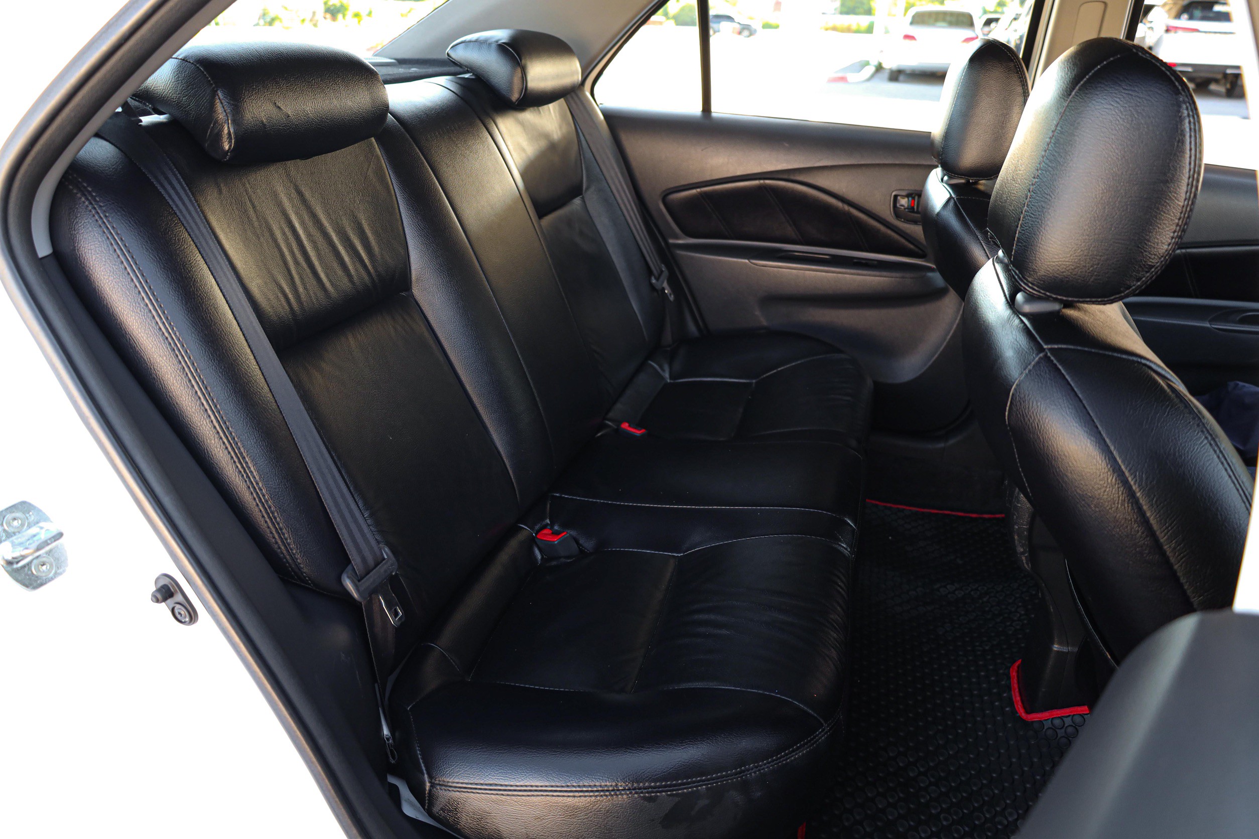 Toyota Vios E PF-รถบ้านมือสอง