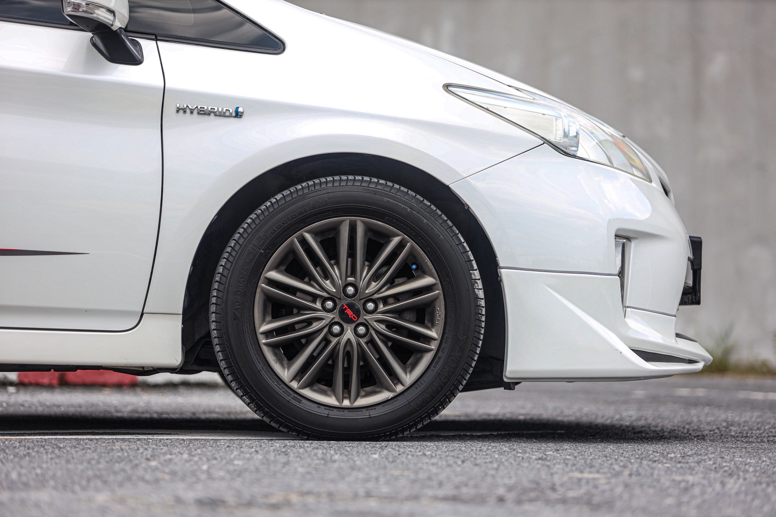 Toyota Prius 1.8 Hybrid TRD Sportivo PF-รถบ้านมือสอง
