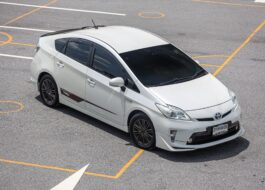 Toyota Prius 1.8 Hybrid TRD Sportivo PF-รถบ้านมือสอง