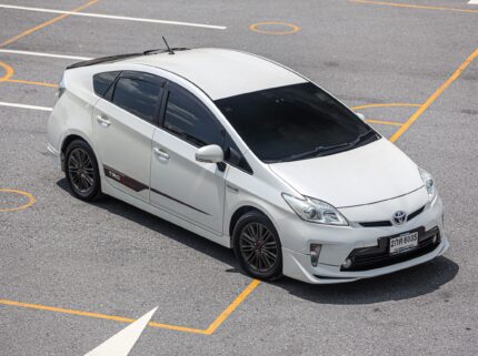 Toyota Prius 1.8 Hybrid TRD Sportivo PF-รถบ้านมือสอง