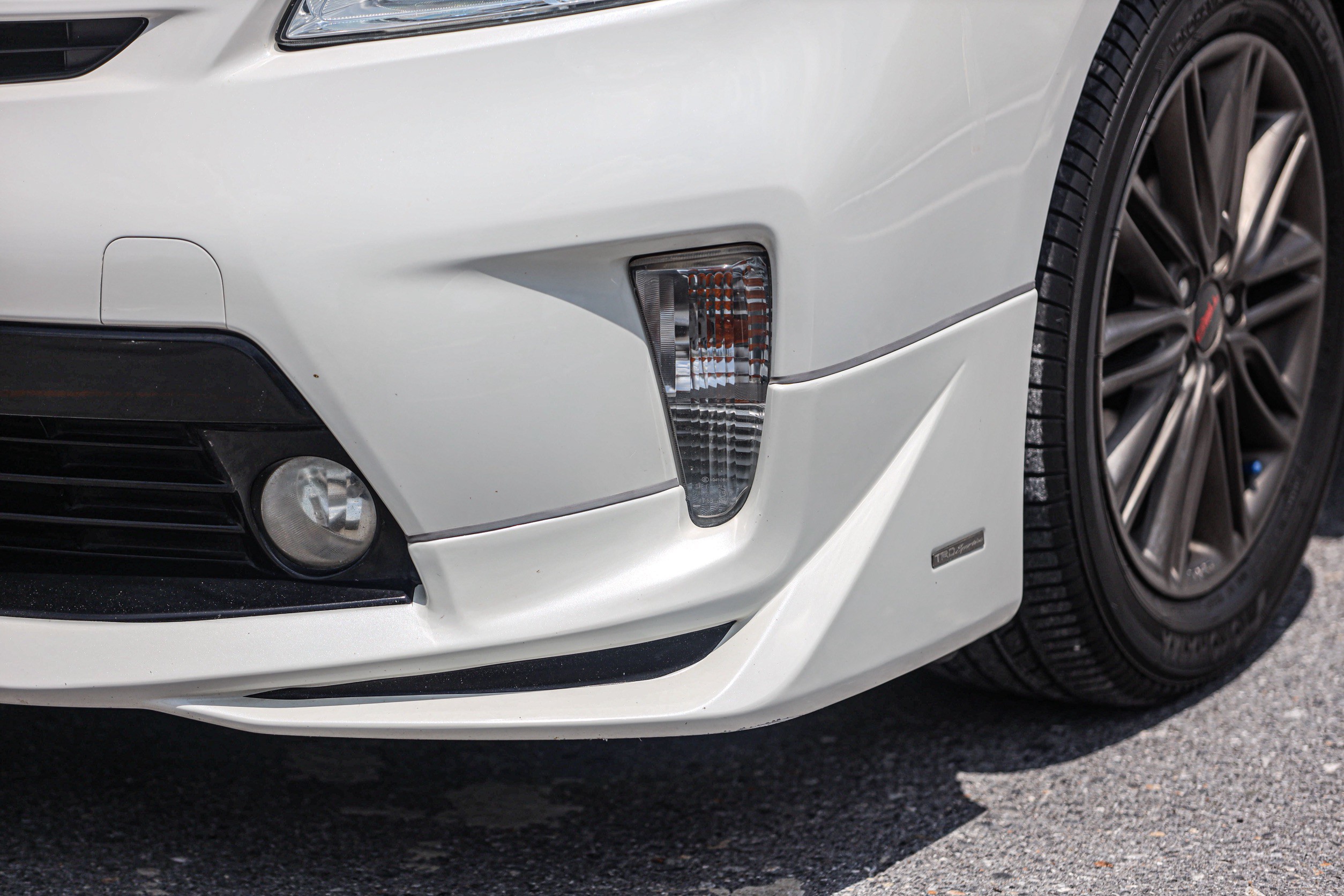 Toyota Prius 1.8 Hybrid TRD Sportivo PF-รถบ้านมือสอง