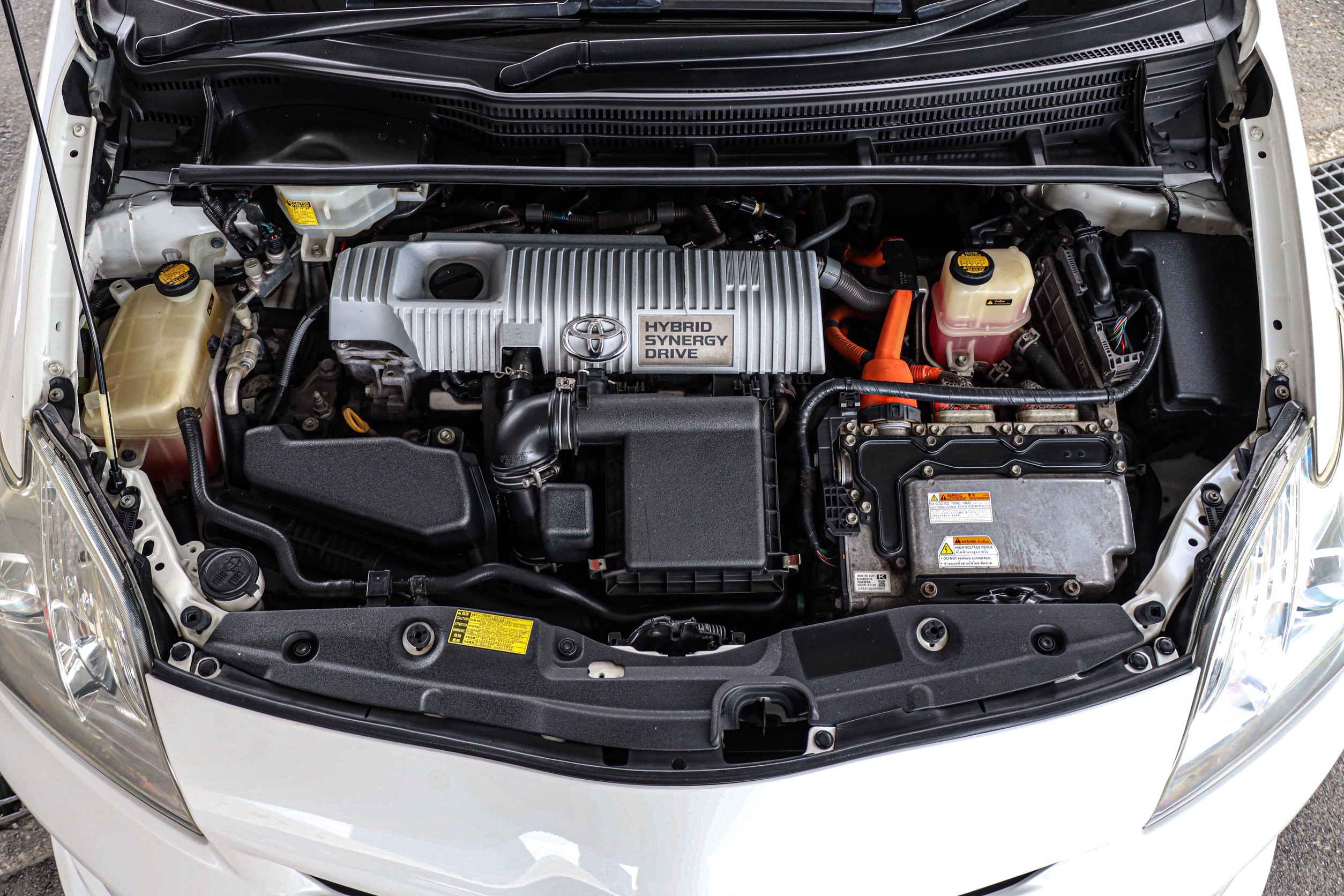 Toyota Prius 1.8 Hybrid TRD Sportivo PF-รถบ้านมือสอง