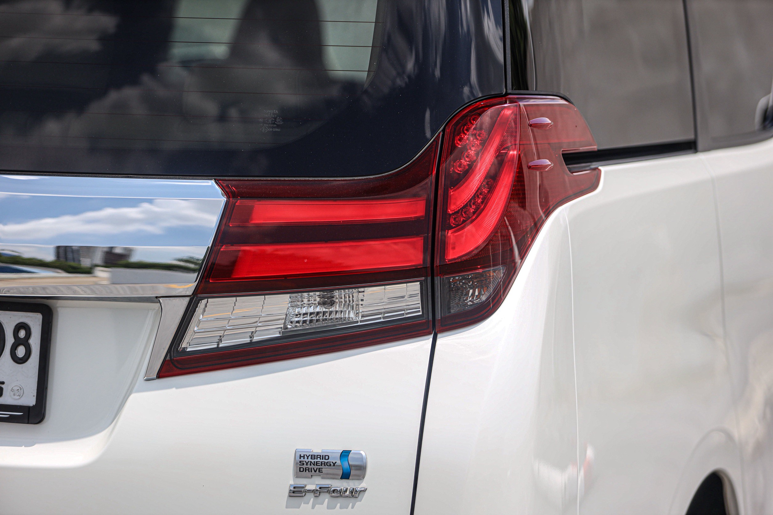 Toyota Alphard Hybrid SR C-Package E-Four PF-รถบ้านมือสอง