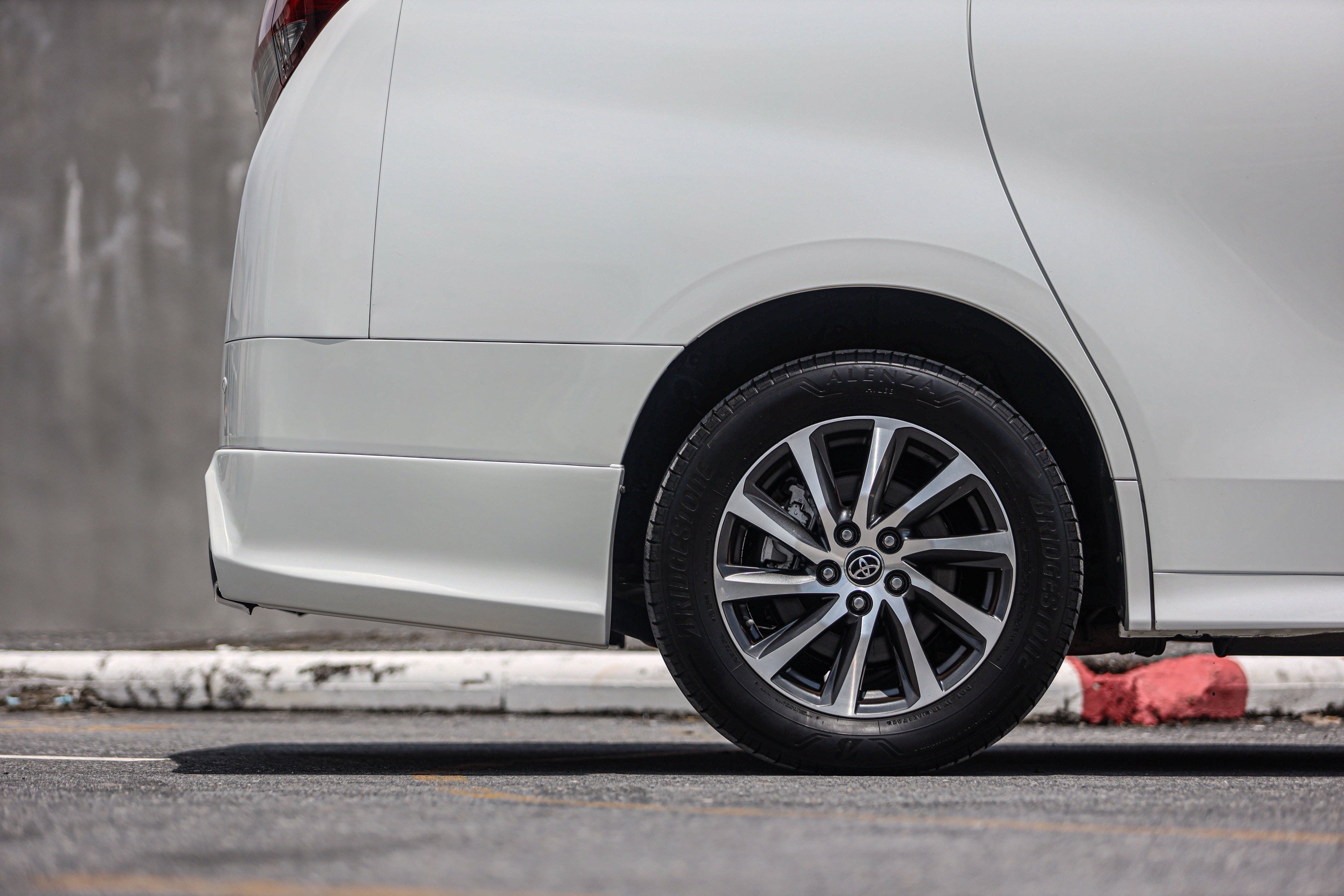 Toyota Alphard Hybrid SR C-Package E-Four PF-รถบ้านมือสอง