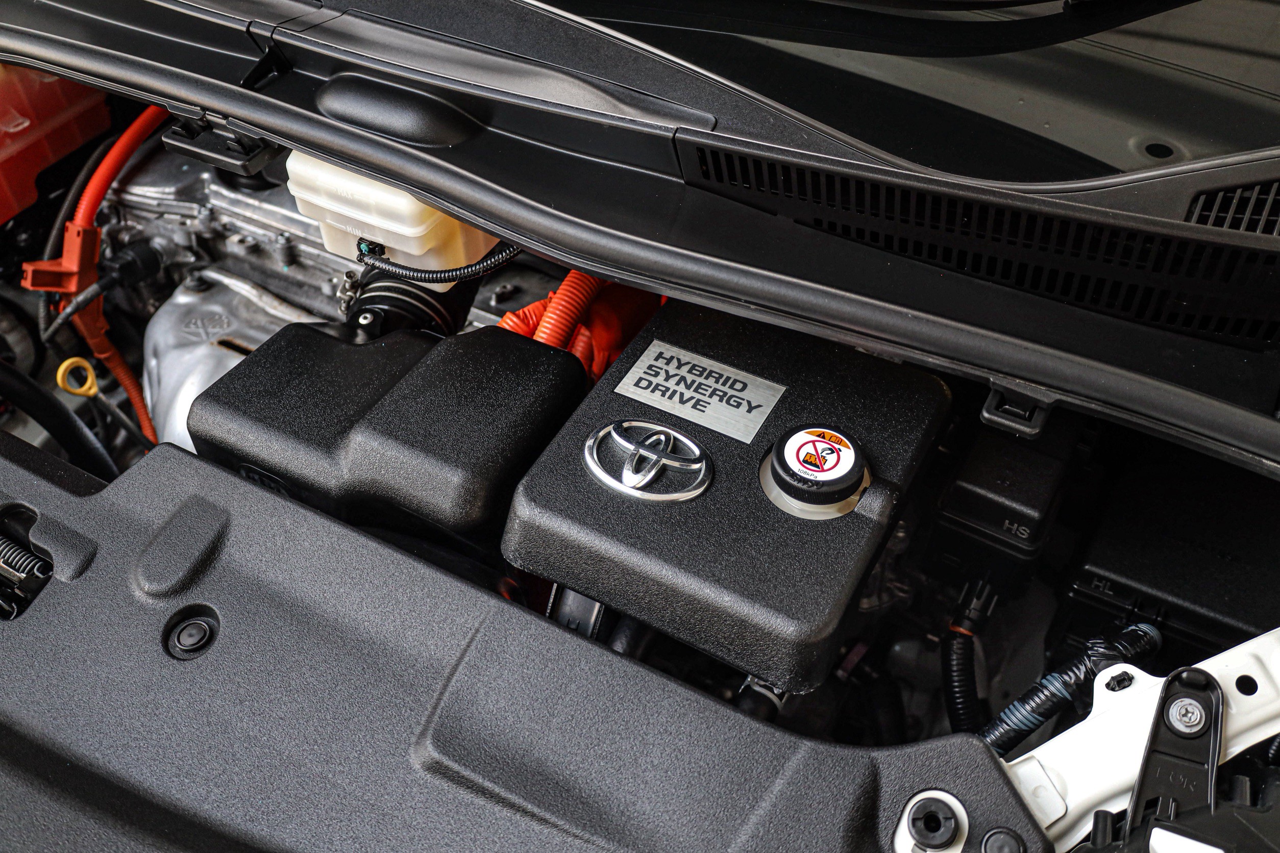 Toyota Alphard Hybrid SR C-Package E-Four PF-รถบ้านมือสอง