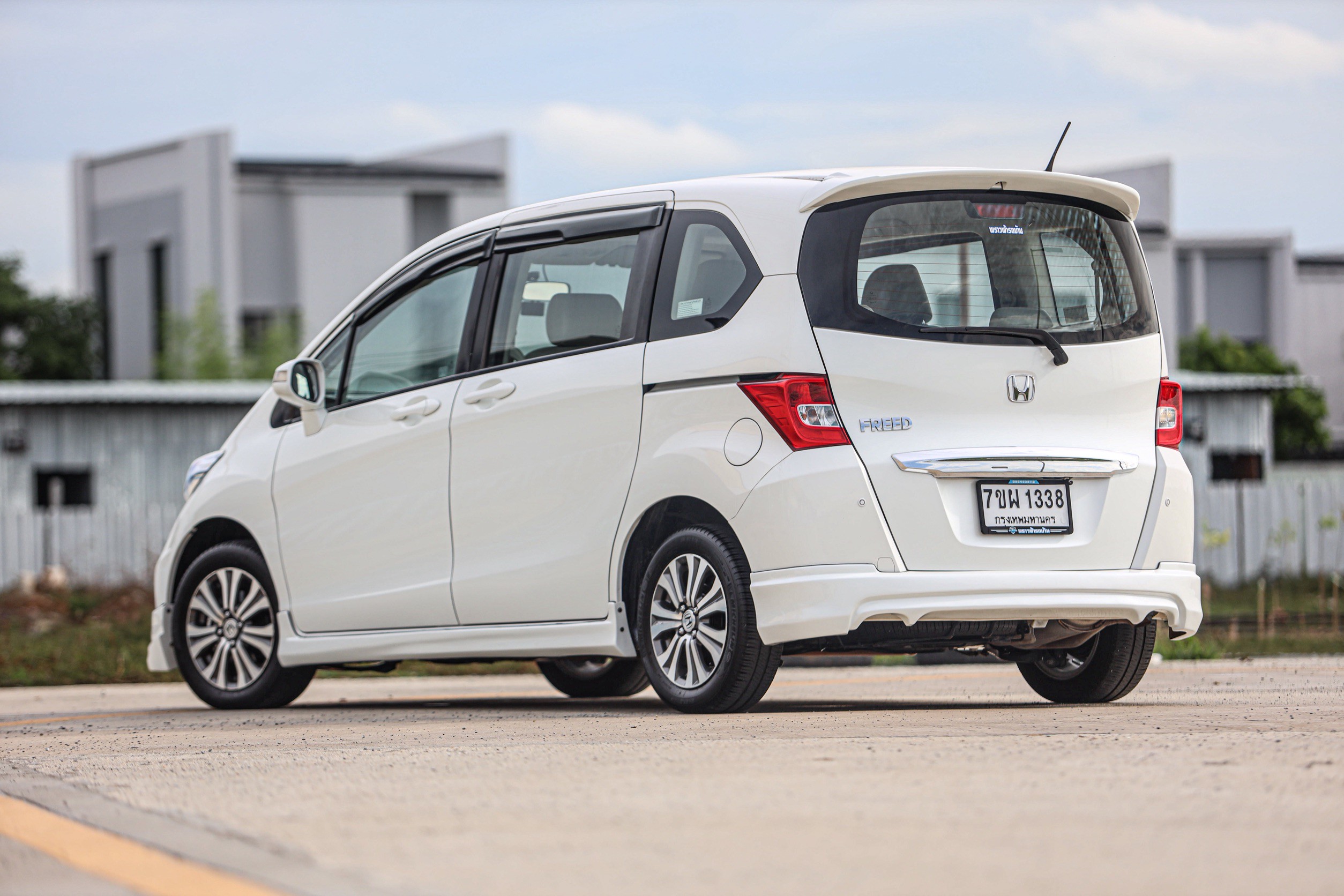 Honda Freed 1.5 EL AT PF-รถบ้านมือสอง