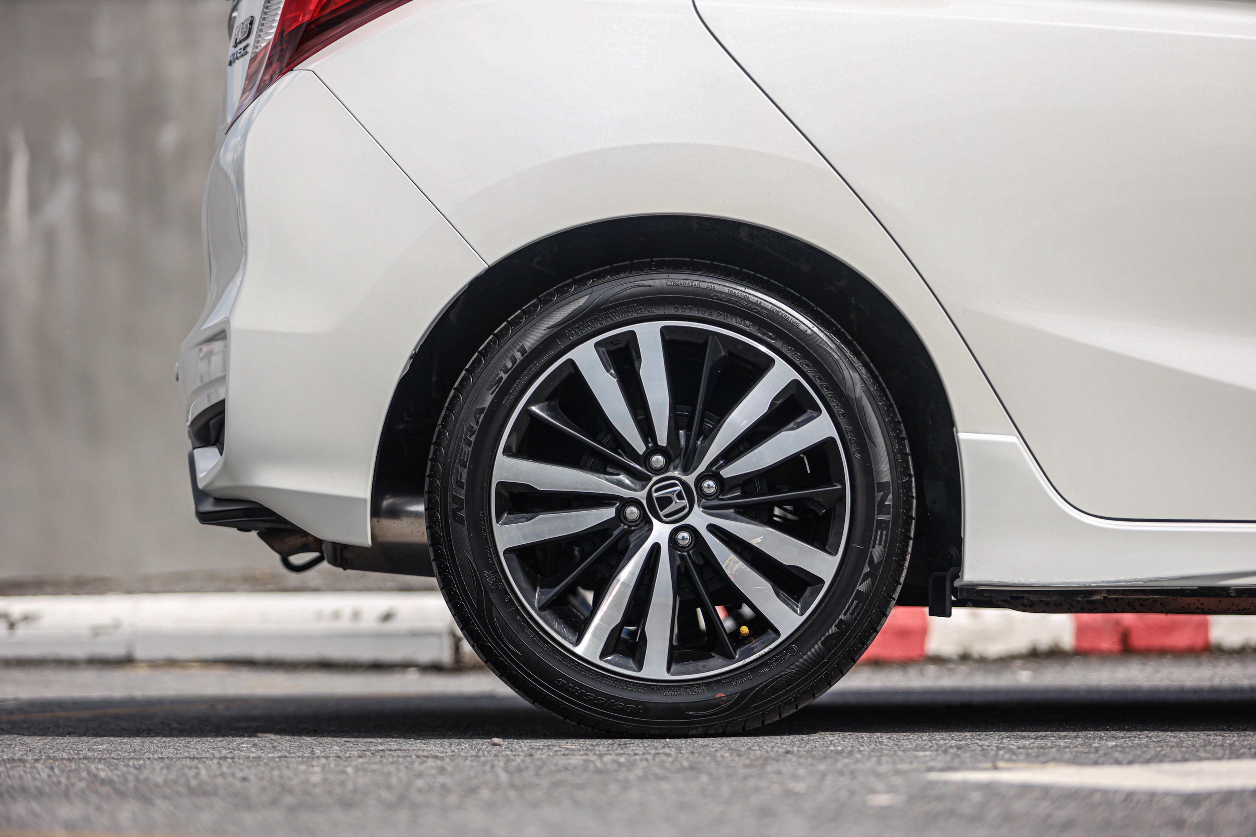 Honda Jazz GK RS PF-รถบ้านมือสอง