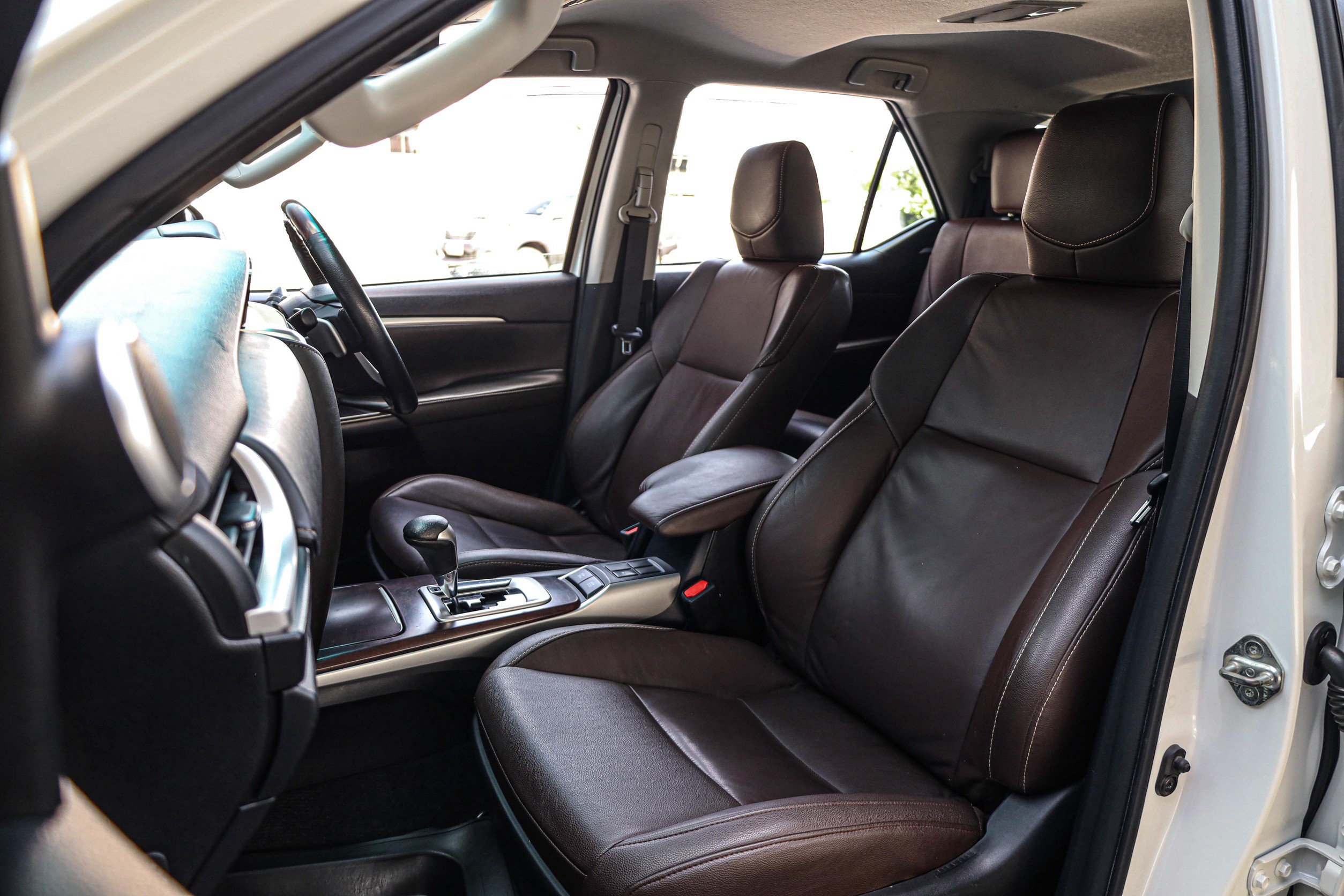 Toyota Fortuner 2.4 V 2WD PF-รถบ้านมือสอง
